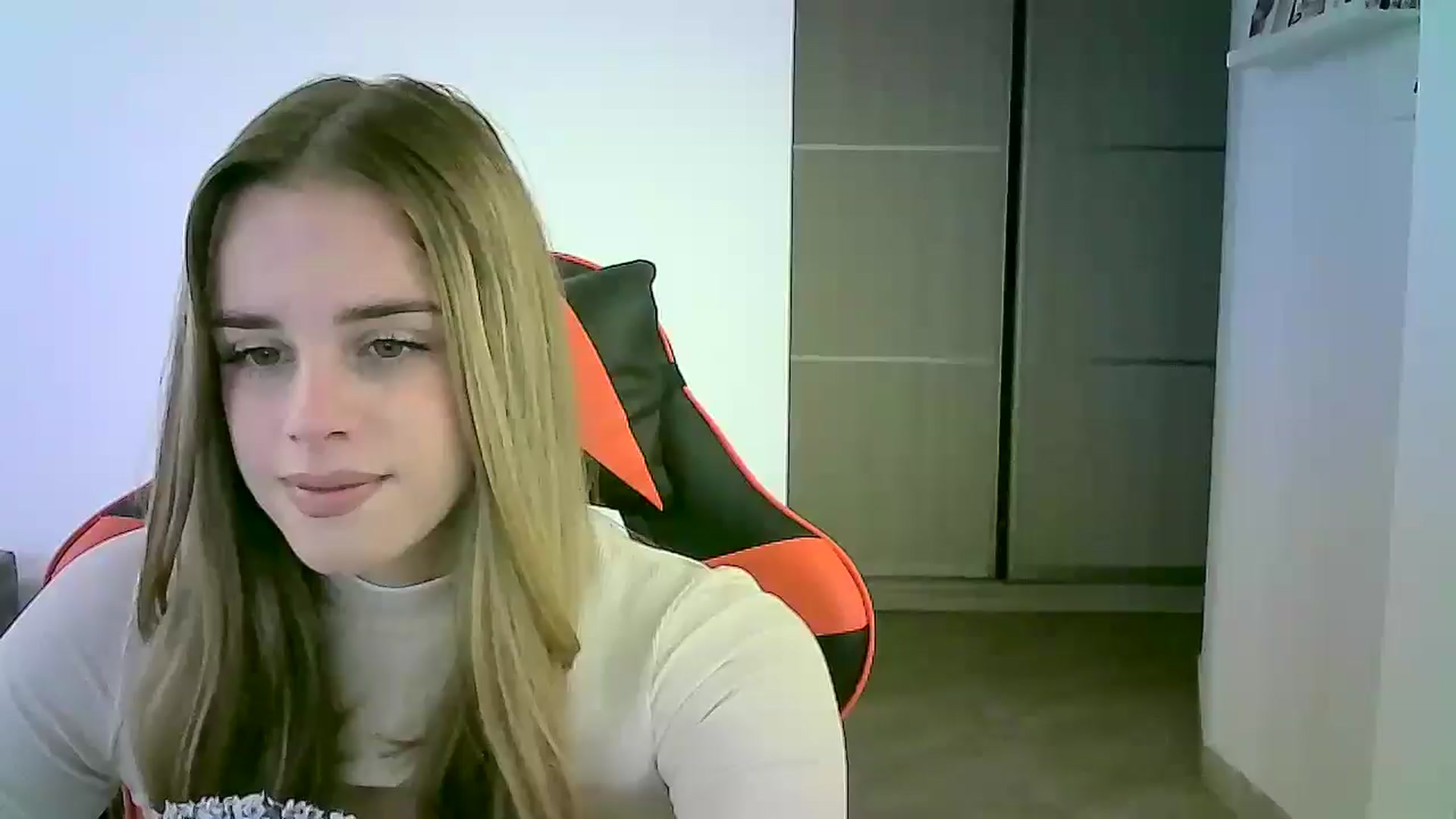 Gallery image thumbnail from JuliaWatson's myfreecams stream on, 11/14/2025, 10:48 image 1 of 20