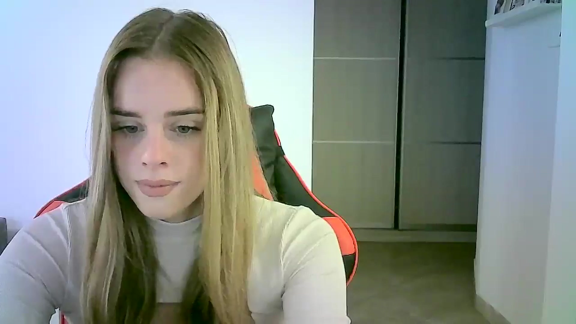 Gallery image thumbnail from JuliaWatson's myfreecams stream on, 11/14/2025, 10:48 image 7 of 20