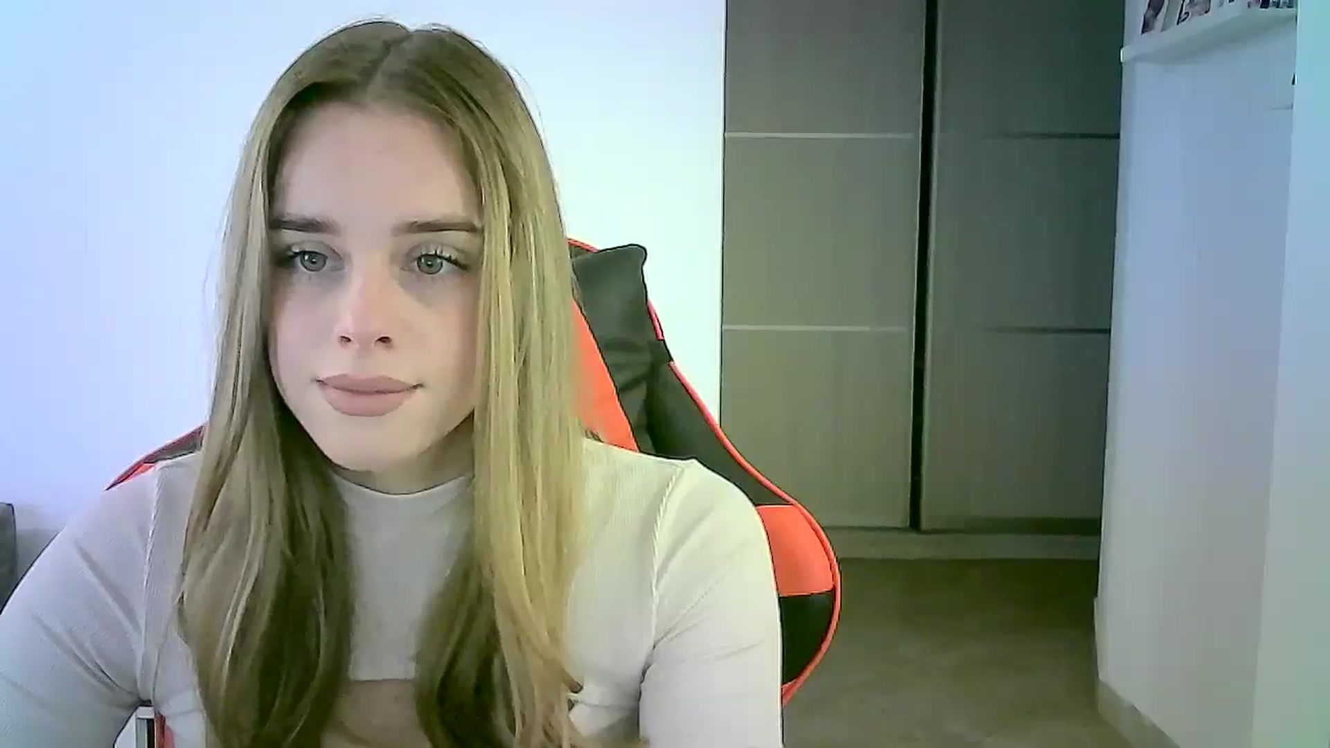 Gallery image thumbnail from JuliaWatson's myfreecams stream on, 11/14/2025, 10:48 image 3 of 20