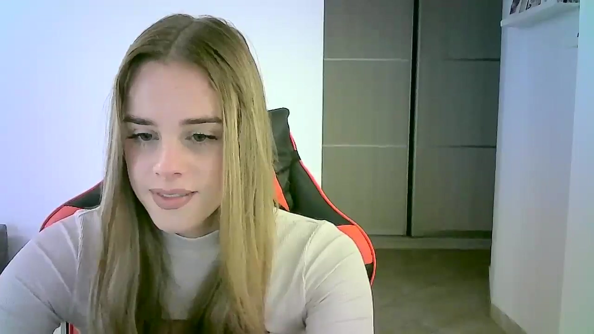 Gallery image thumbnail from JuliaWatson's myfreecams stream on, 11/14/2025, 10:48 image 9 of 20