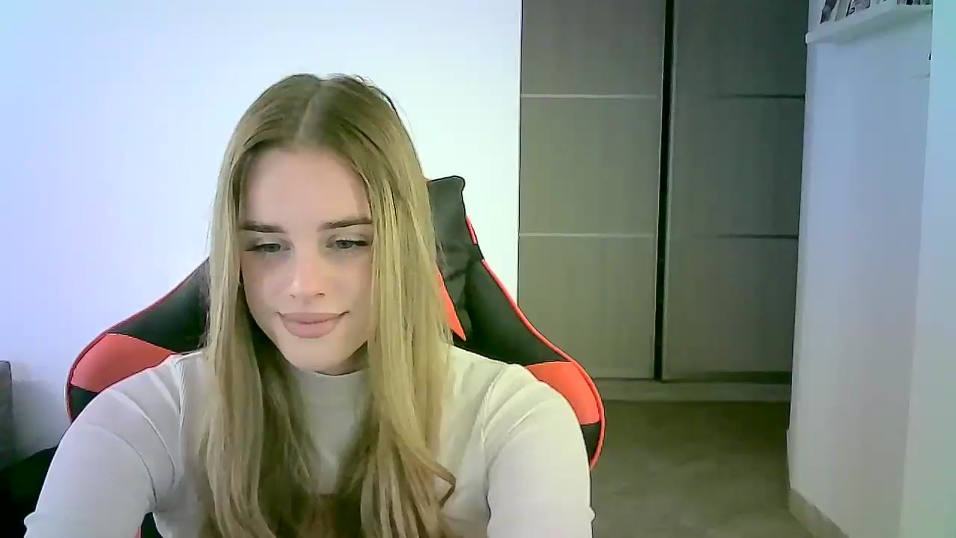 Gallery image thumbnail from JuliaWatson's myfreecams stream on, 11/14/2025, 10:48 image 13 of 20