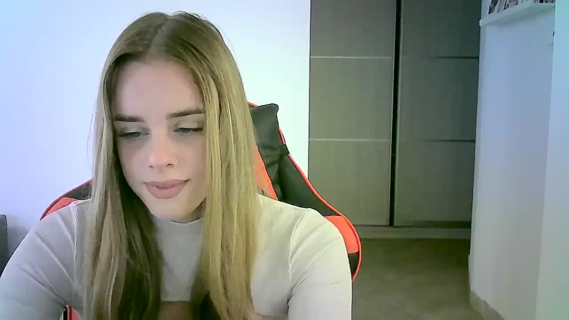 Gallery image thumbnail from JuliaWatson's myfreecams stream on, 11/14/2025, 10:48 image 8 of 20