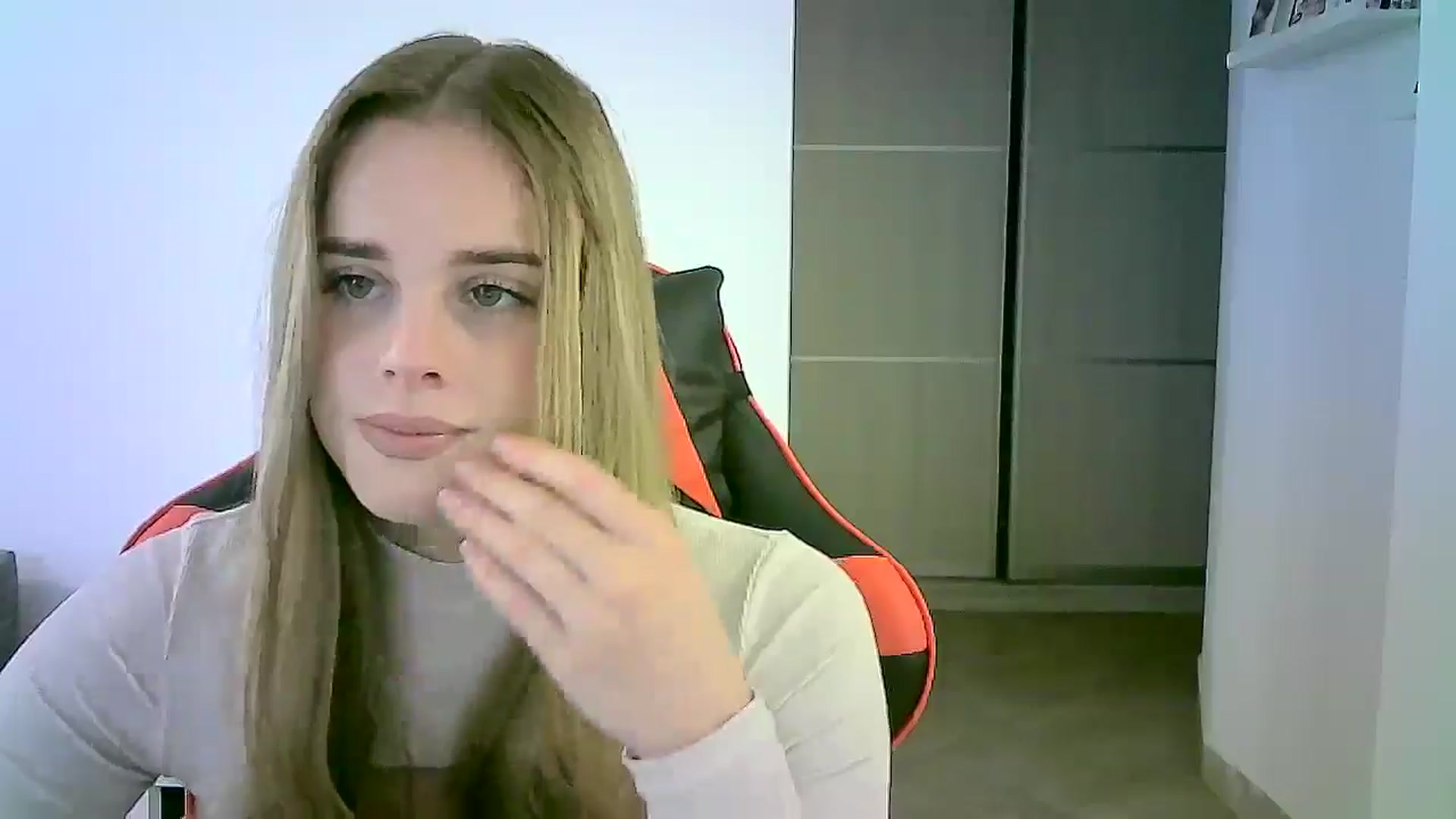 Gallery image thumbnail from JuliaWatson's myfreecams stream on, 11/14/2025, 10:48 image 11 of 20