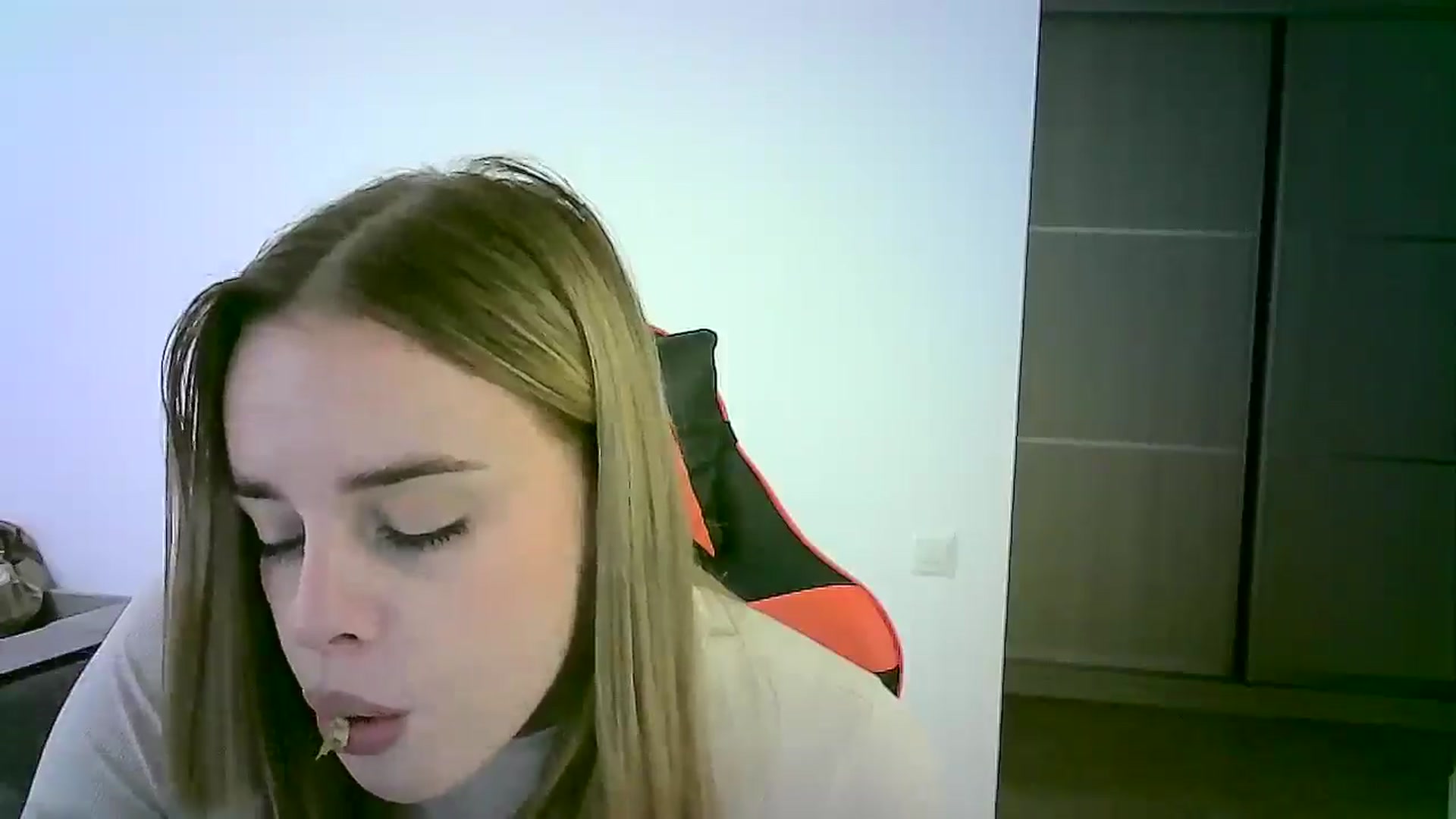 Gallery image thumbnail from JuliaWatson's myfreecams stream on, 11/14/2025, 11:19 image 17 of 20