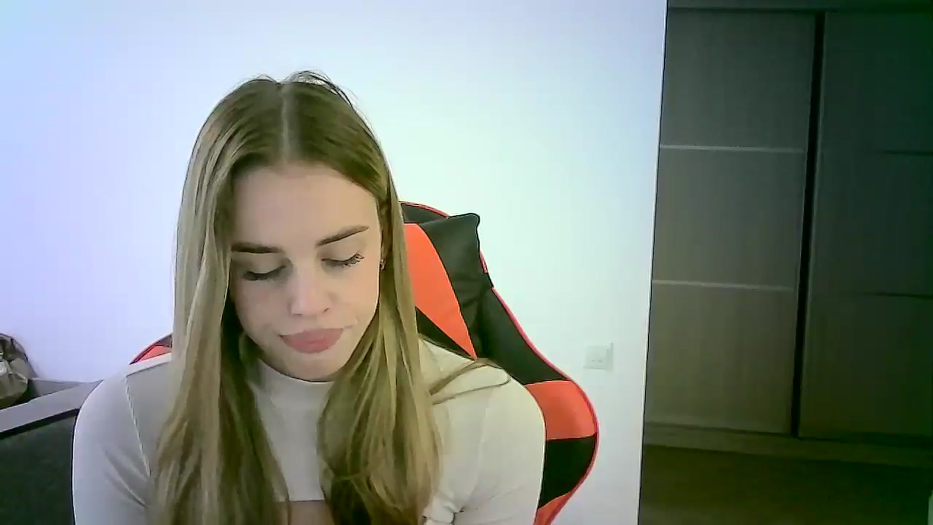 Gallery image thumbnail from JuliaWatson's myfreecams stream on, 11/14/2025, 11:19 image 11 of 20