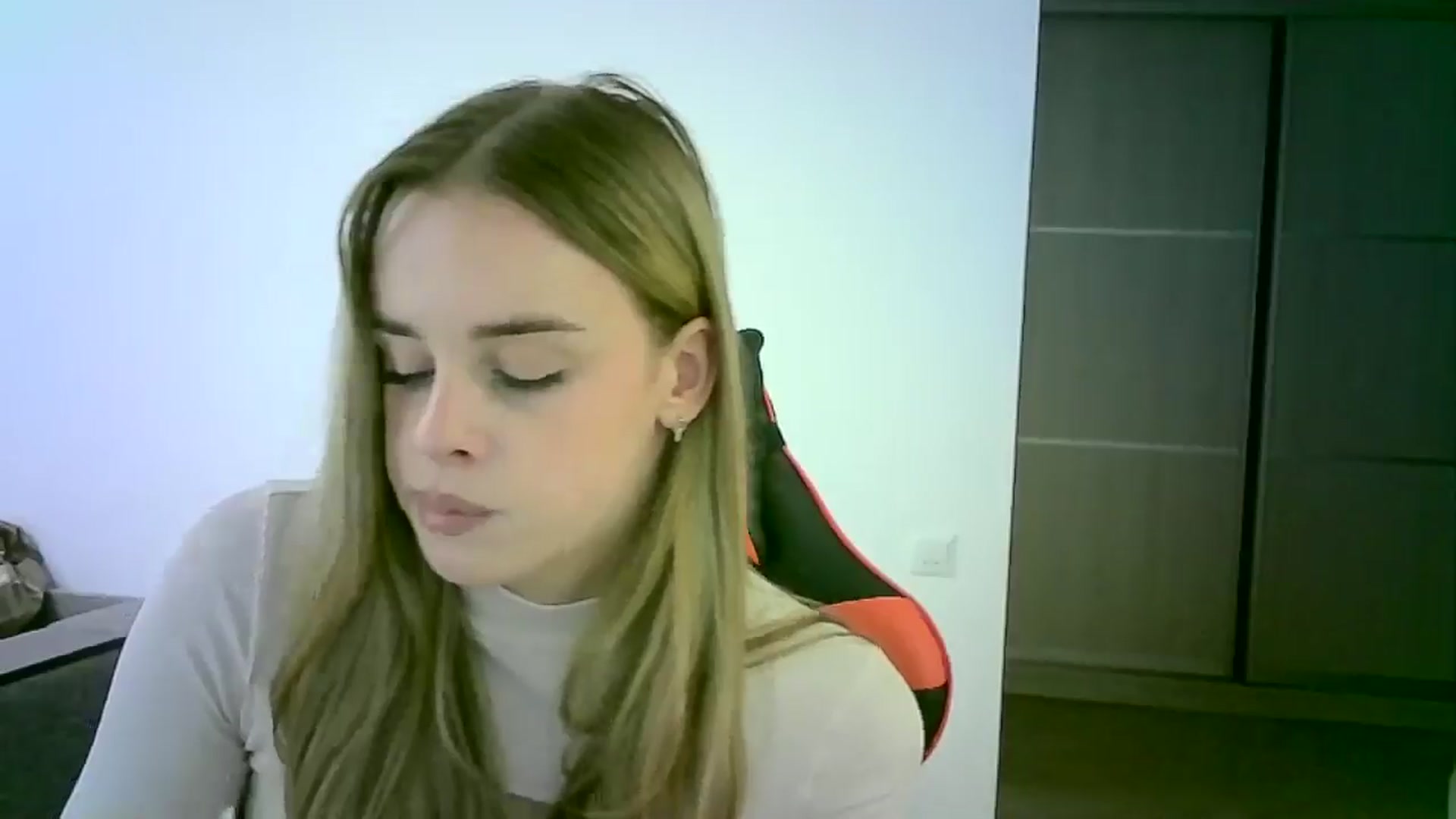 Gallery image thumbnail from JuliaWatson's myfreecams stream on, 11/14/2025, 11:19 image 8 of 20