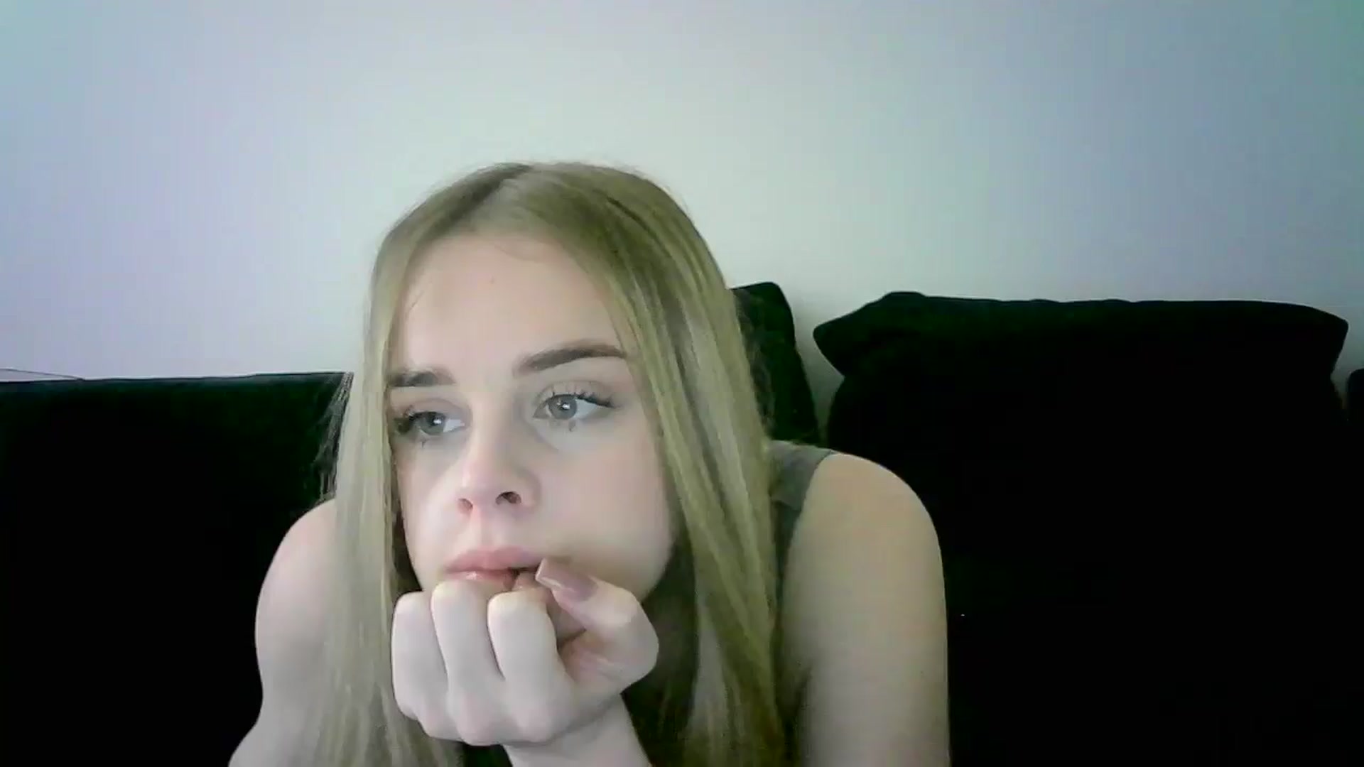 Gallery image thumbnail from JuliaWatson's myfreecams stream on, 11/18/2025, 11:16 image 1 of 20