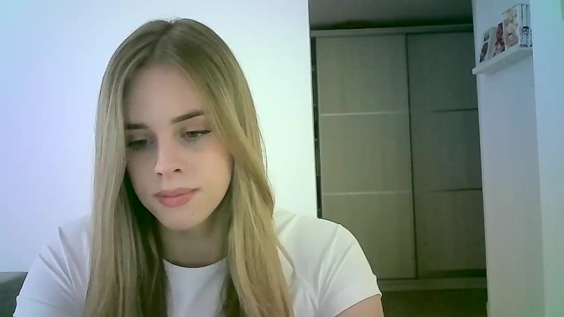 Gallery image thumbnail from JuliaWatson's myfreecams stream on, 11/24/2025, 11:08 image 6 of 20