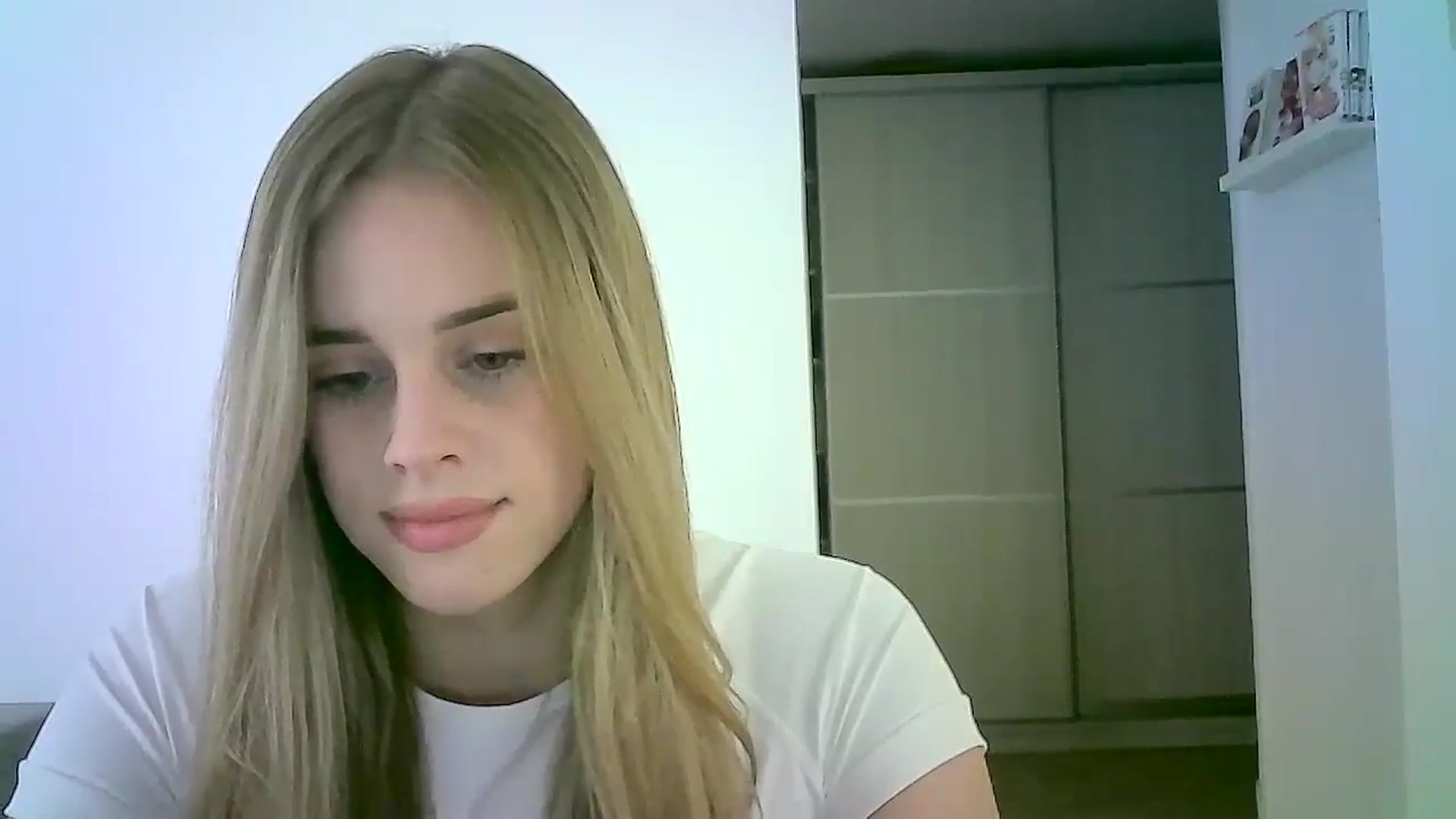 Gallery image thumbnail from JuliaWatson's myfreecams stream on, 11/24/2025, 11:08 image 15 of 20