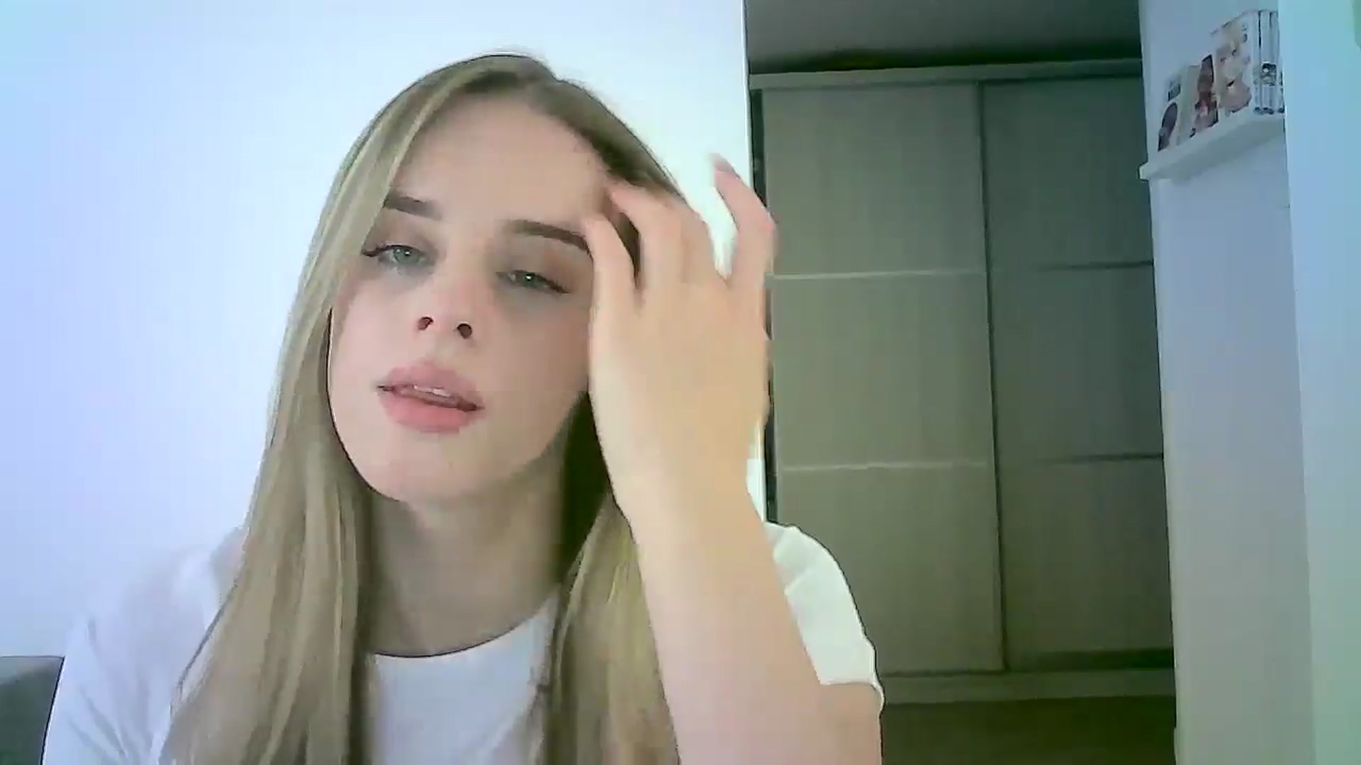 Gallery image thumbnail from JuliaWatson's myfreecams stream on, 11/24/2025, 11:08 image 3 of 20