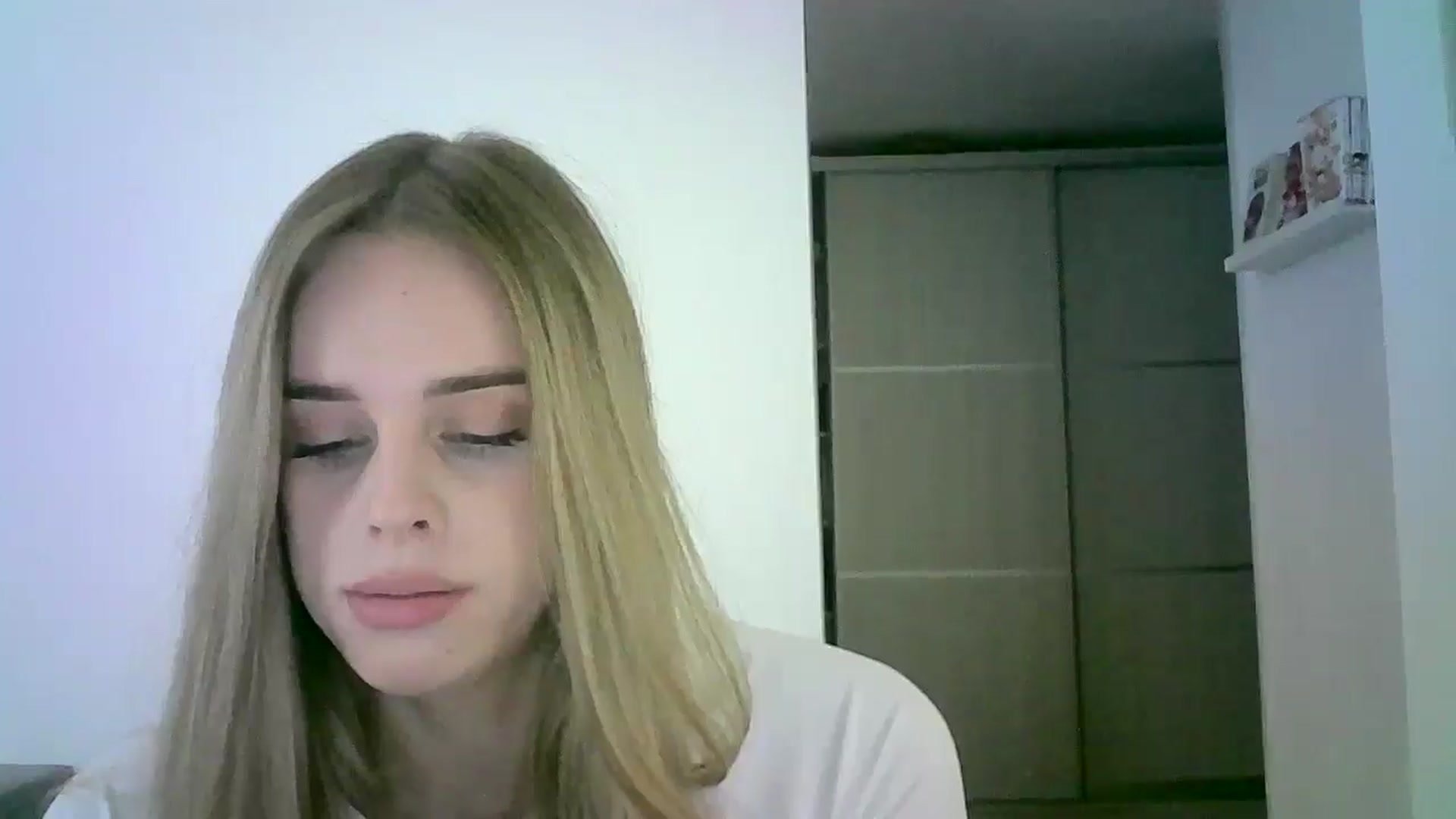 Gallery image thumbnail from JuliaWatson's myfreecams stream on, 11/24/2025, 12:52 image 9 of 20
