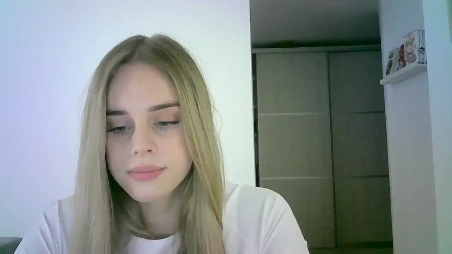 Gallery image thumbnail from JuliaWatson's myfreecams stream on, 11/24/2025, 12:52 image 17 of 20