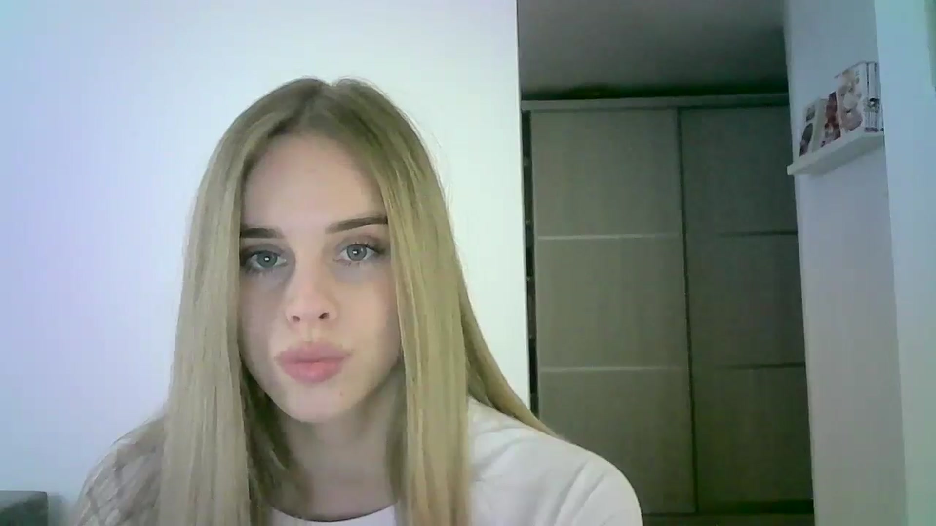 Gallery image thumbnail from JuliaWatson's myfreecams stream on, 11/24/2025, 12:52 image 19 of 20