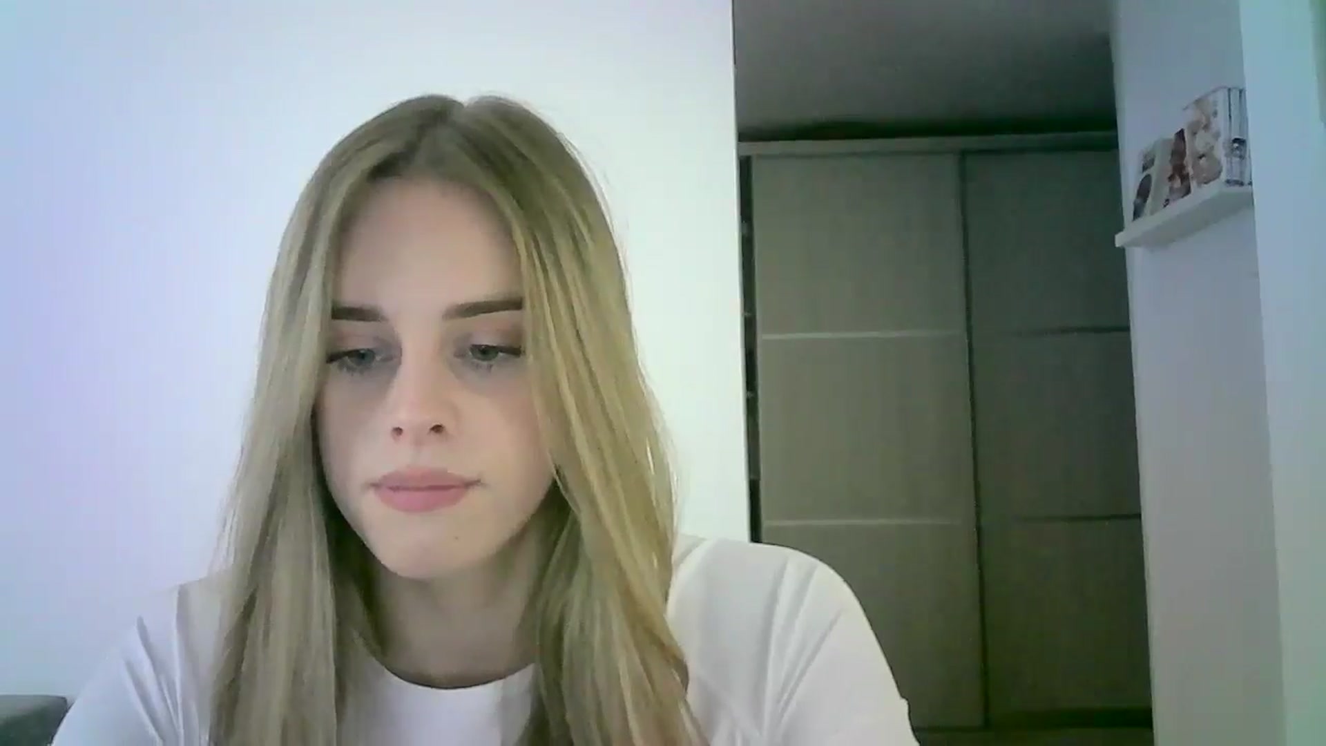Gallery image thumbnail from JuliaWatson's myfreecams stream on, 11/24/2025, 12:52 image 6 of 20