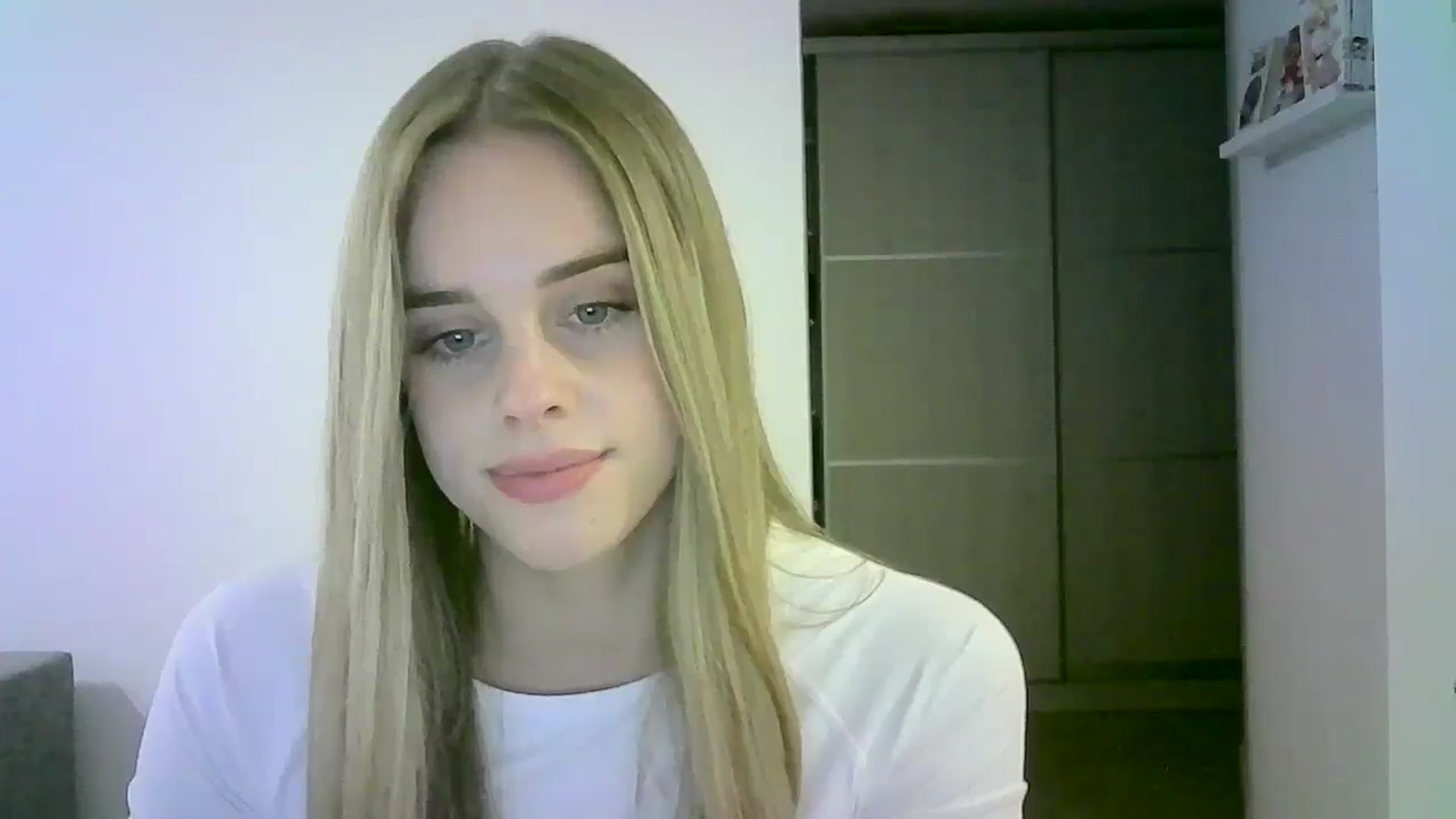 Gallery image thumbnail from JuliaWatson's myfreecams stream on, 11/24/2025, 14:37 image 16 of 20