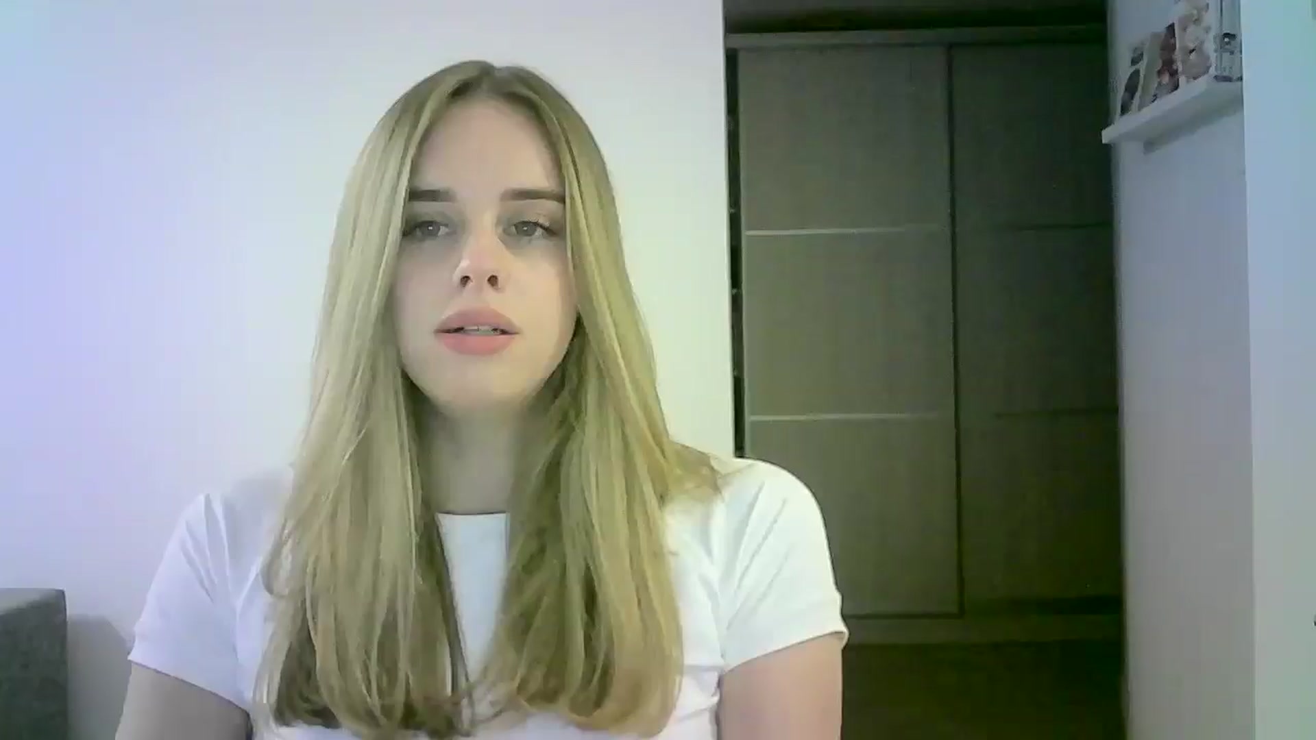 Gallery image thumbnail from JuliaWatson's myfreecams stream on, 11/24/2025, 14:37 image 18 of 20