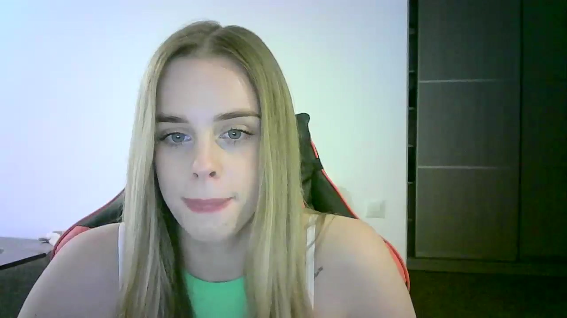 Gallery image thumbnail from JuliaWatson's myfreecams stream on, 11/25/2025, 16:22 image 10 of 20
