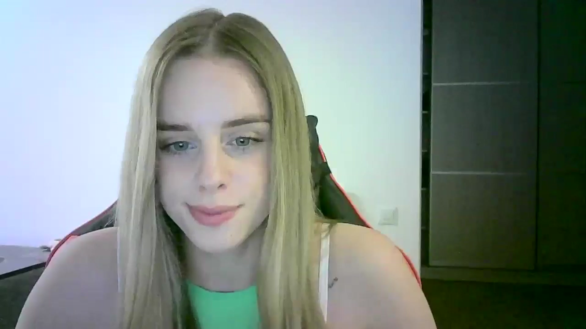 Gallery image thumbnail from JuliaWatson's myfreecams stream on, 11/25/2025, 16:22 image 7 of 20
