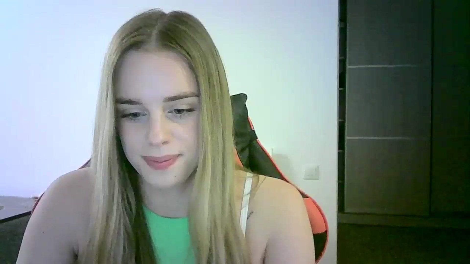 Gallery image thumbnail from JuliaWatson's myfreecams stream on, 11/25/2025, 16:22 image 11 of 20