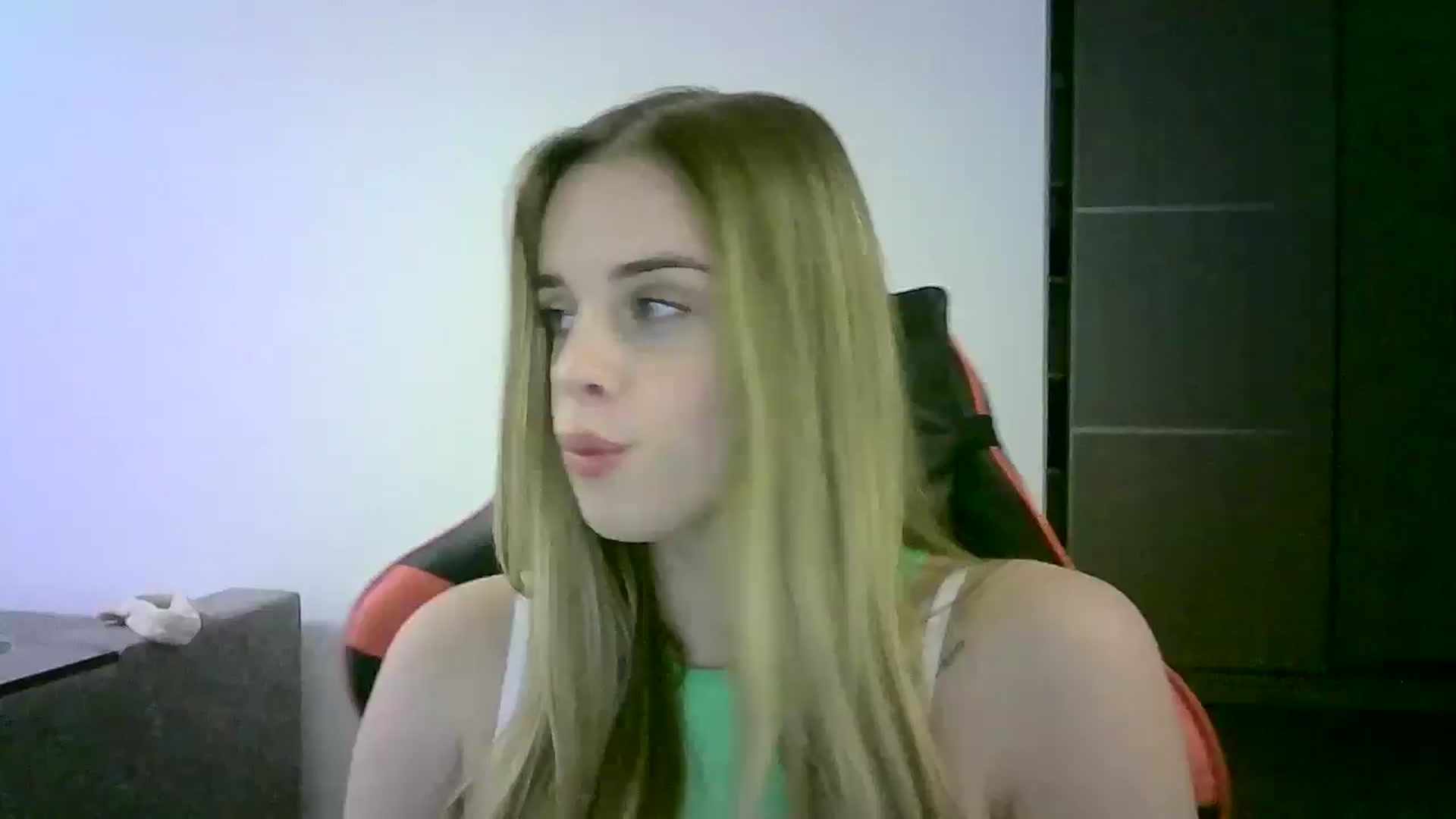 Gallery image thumbnail from JuliaWatson's myfreecams stream on, 11/25/2025, 16:22 image 12 of 20