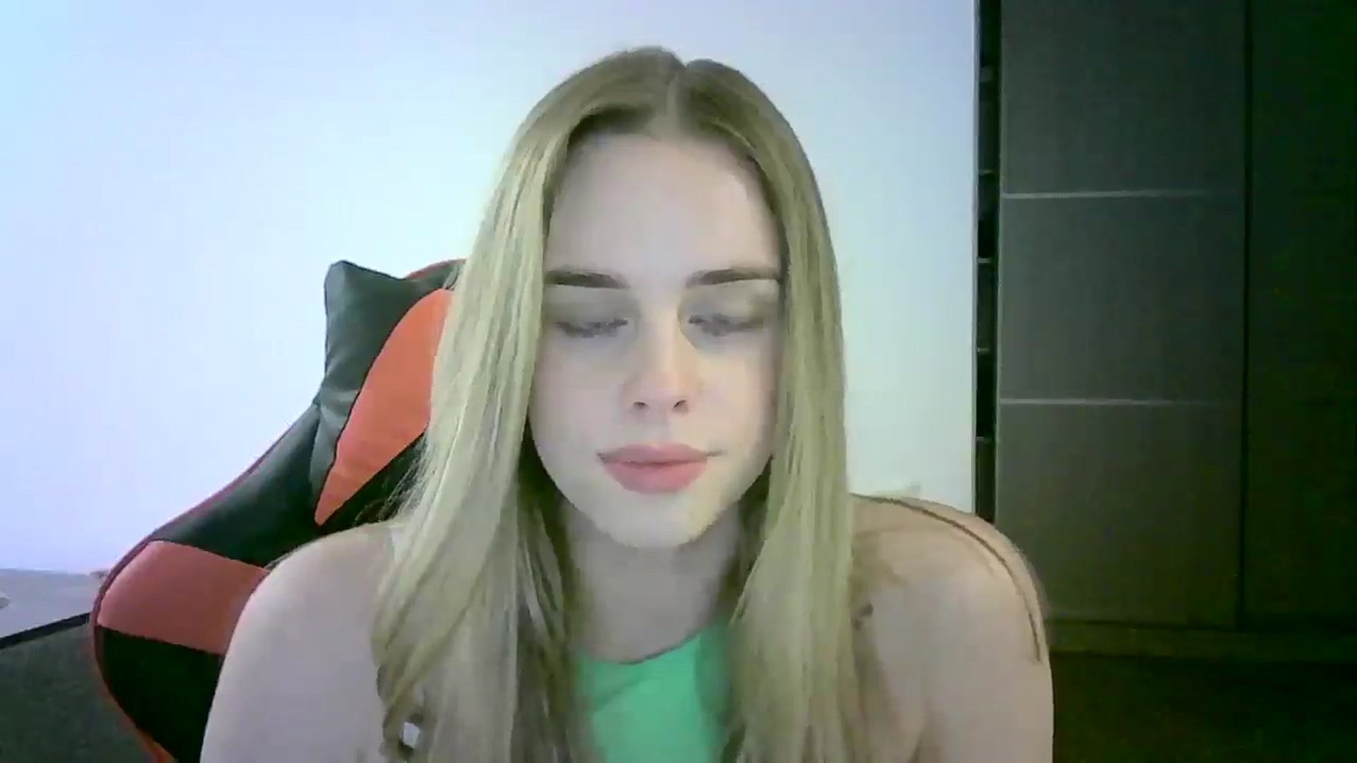 Gallery image thumbnail from JuliaWatson's myfreecams stream on, 11/25/2025, 16:22 image 14 of 20