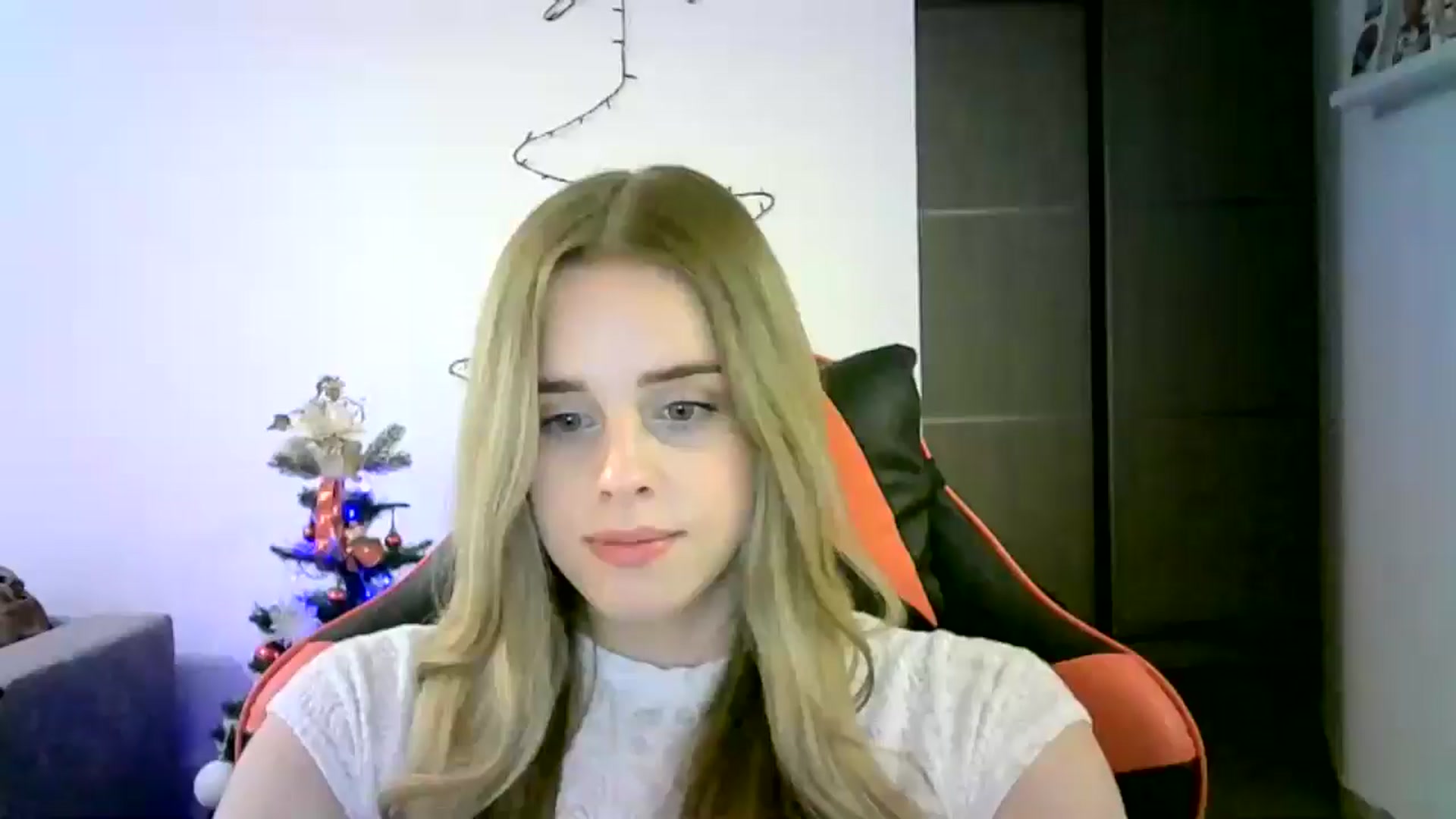 Gallery image thumbnail from JuliaWatson's myfreecams stream on, 12/09/2025, 23:52 image 1 of 20