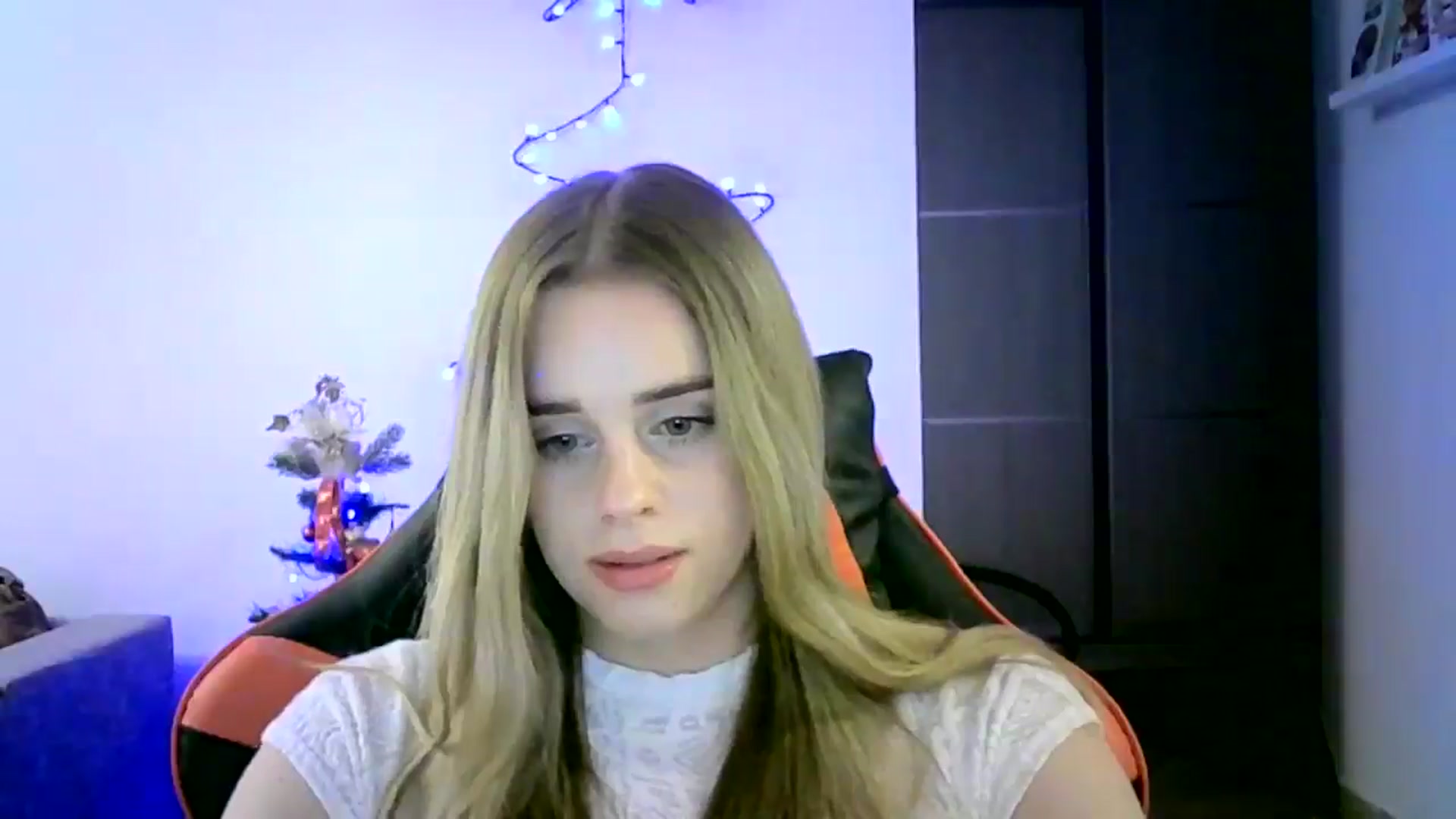 Gallery image thumbnail from JuliaWatson's myfreecams stream on, 12/09/2025, 23:52 image 9 of 20