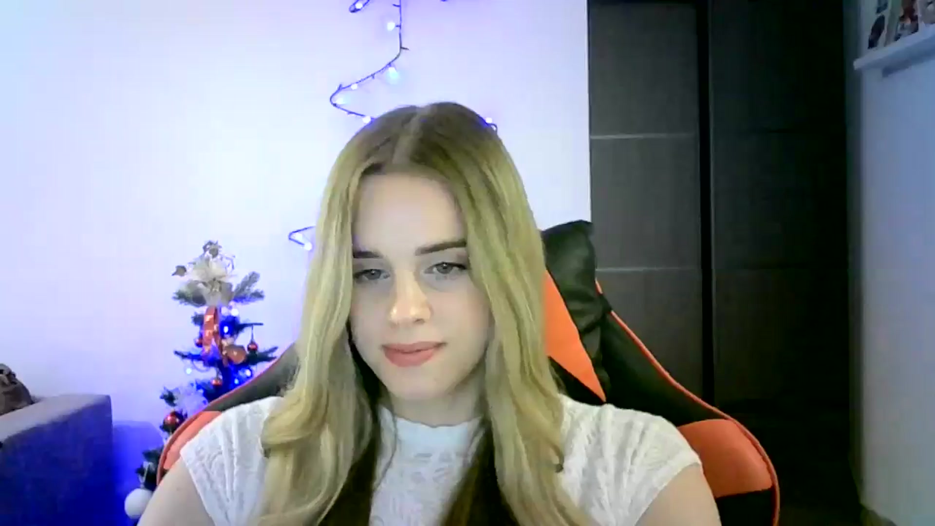 Gallery image thumbnail from JuliaWatson's myfreecams stream on, 12/09/2025, 23:52 image 2 of 20