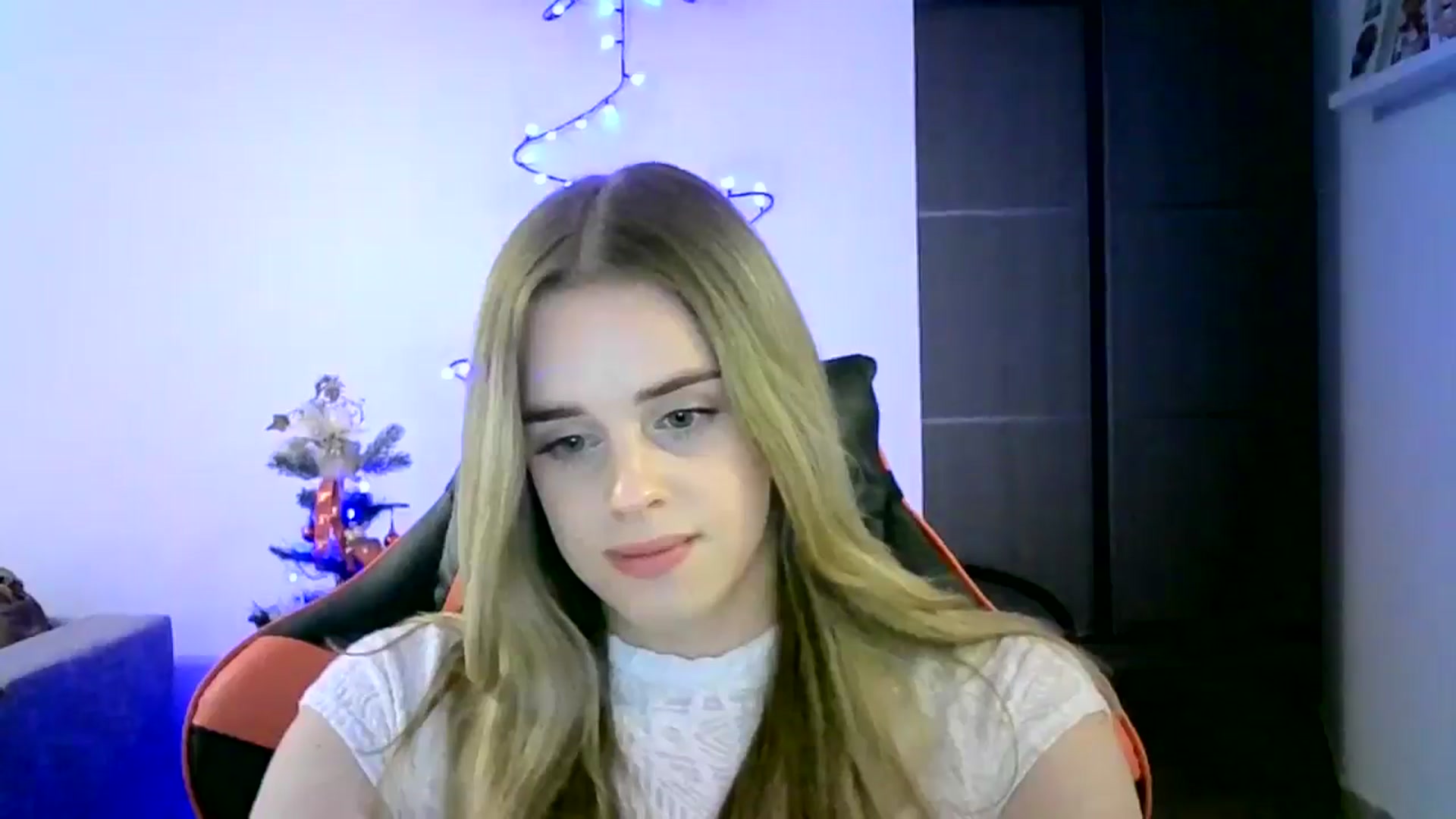 Gallery image thumbnail from JuliaWatson's myfreecams stream on, 12/09/2025, 23:52 image 8 of 20
