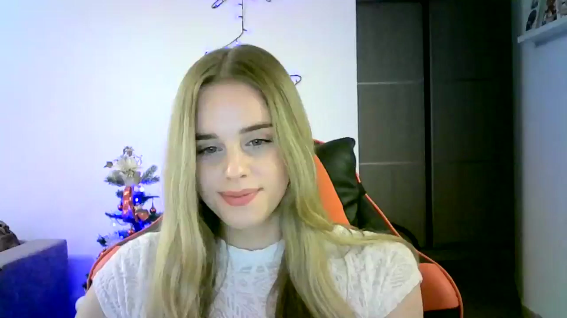 Gallery image thumbnail from JuliaWatson's myfreecams stream on, 12/09/2025, 23:52 image 14 of 20