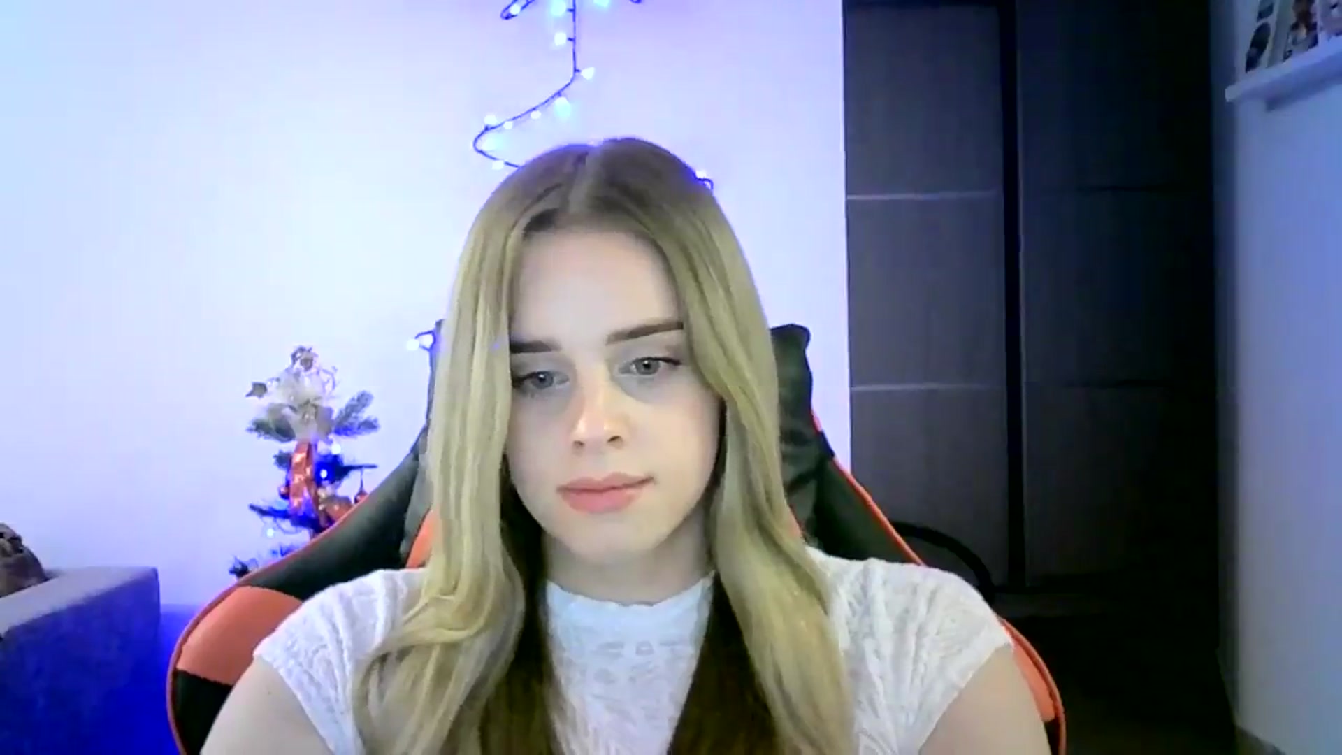 Gallery image thumbnail from JuliaWatson's myfreecams stream on, 12/09/2025, 23:52 image 6 of 20