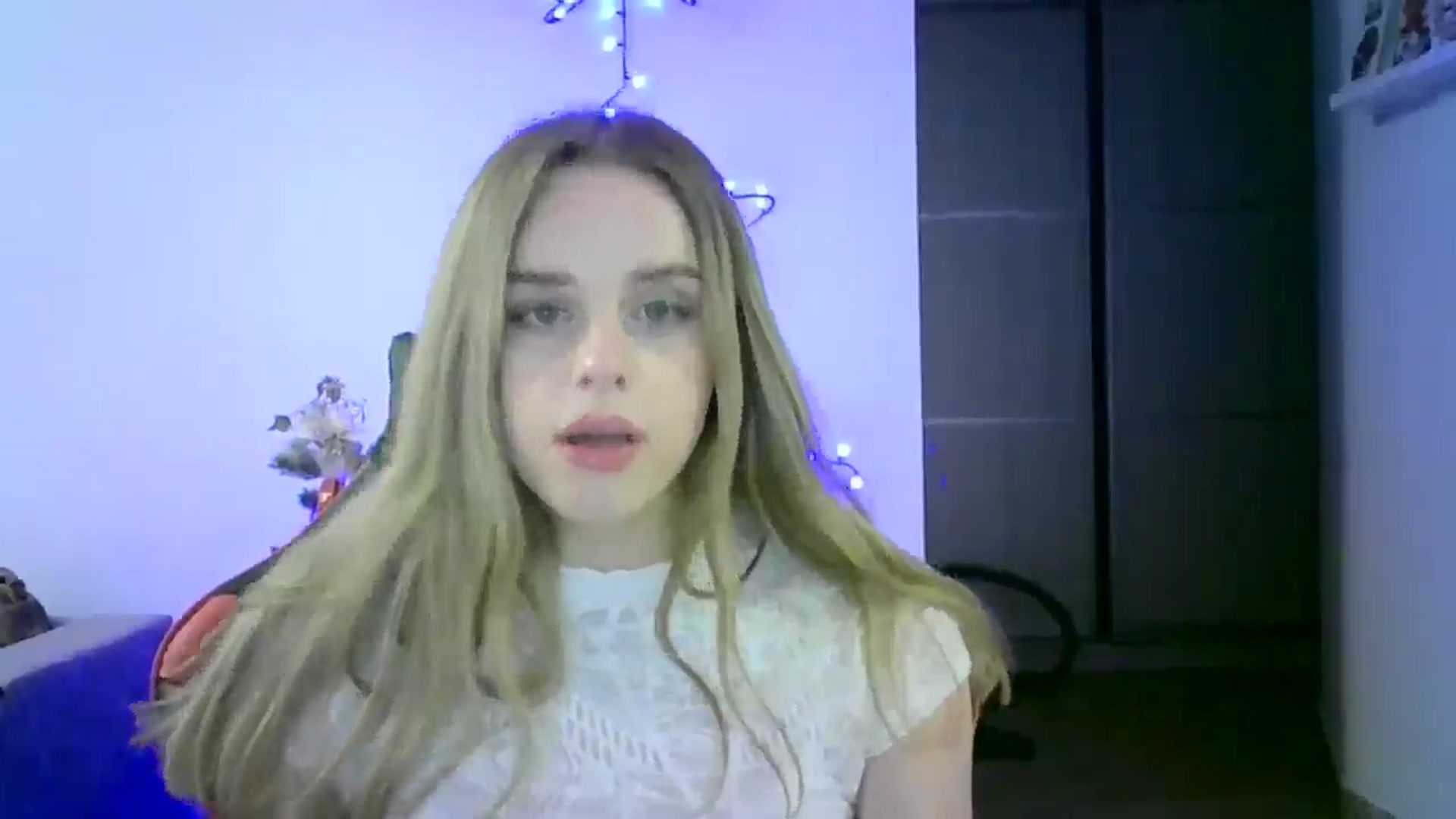 Gallery image thumbnail from JuliaWatson's myfreecams stream on, 12/10/2025, 01:06 image 8 of 20