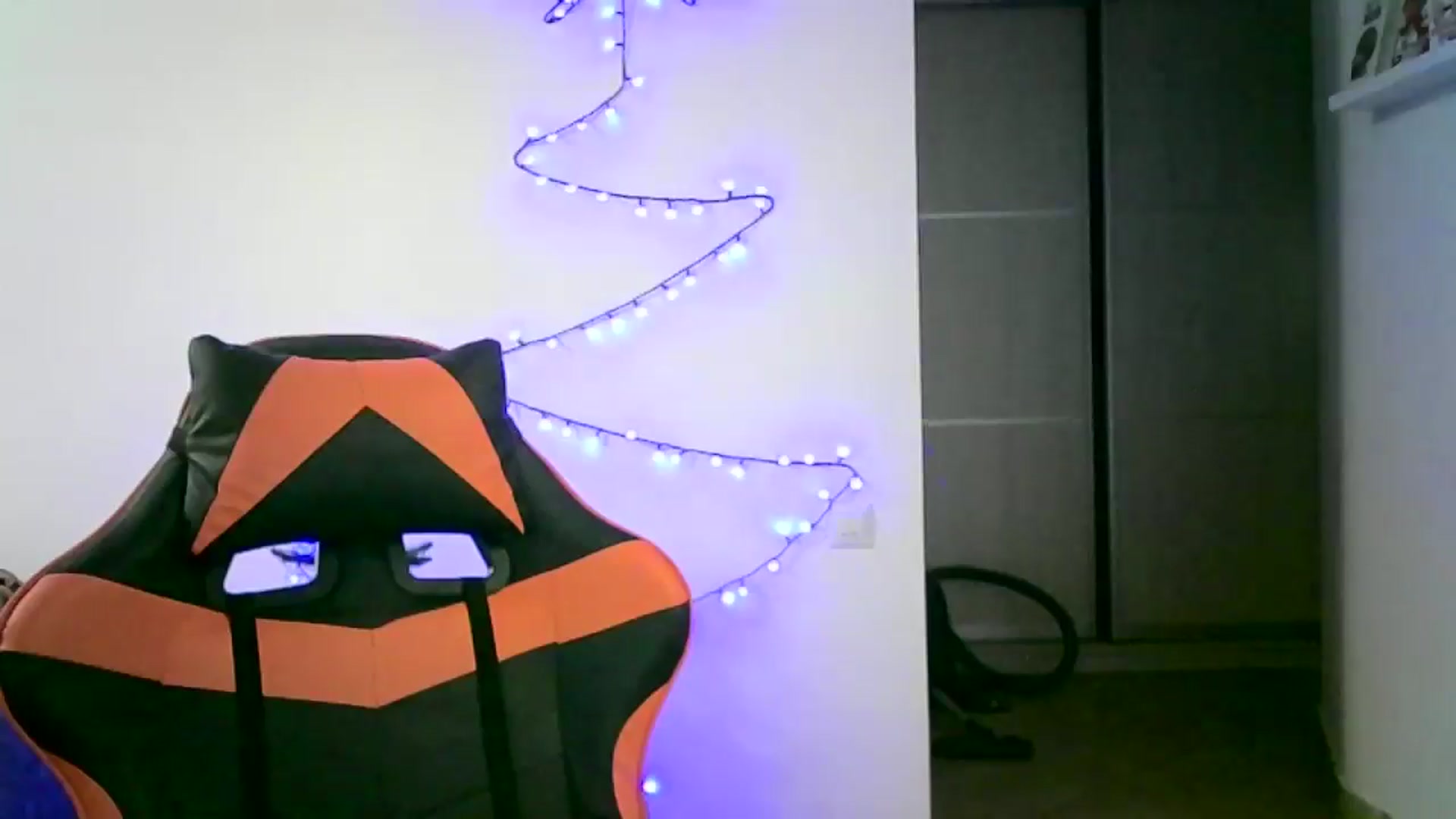 Gallery image thumbnail from JuliaWatson's myfreecams stream on, 12/10/2025, 01:06 image 6 of 20