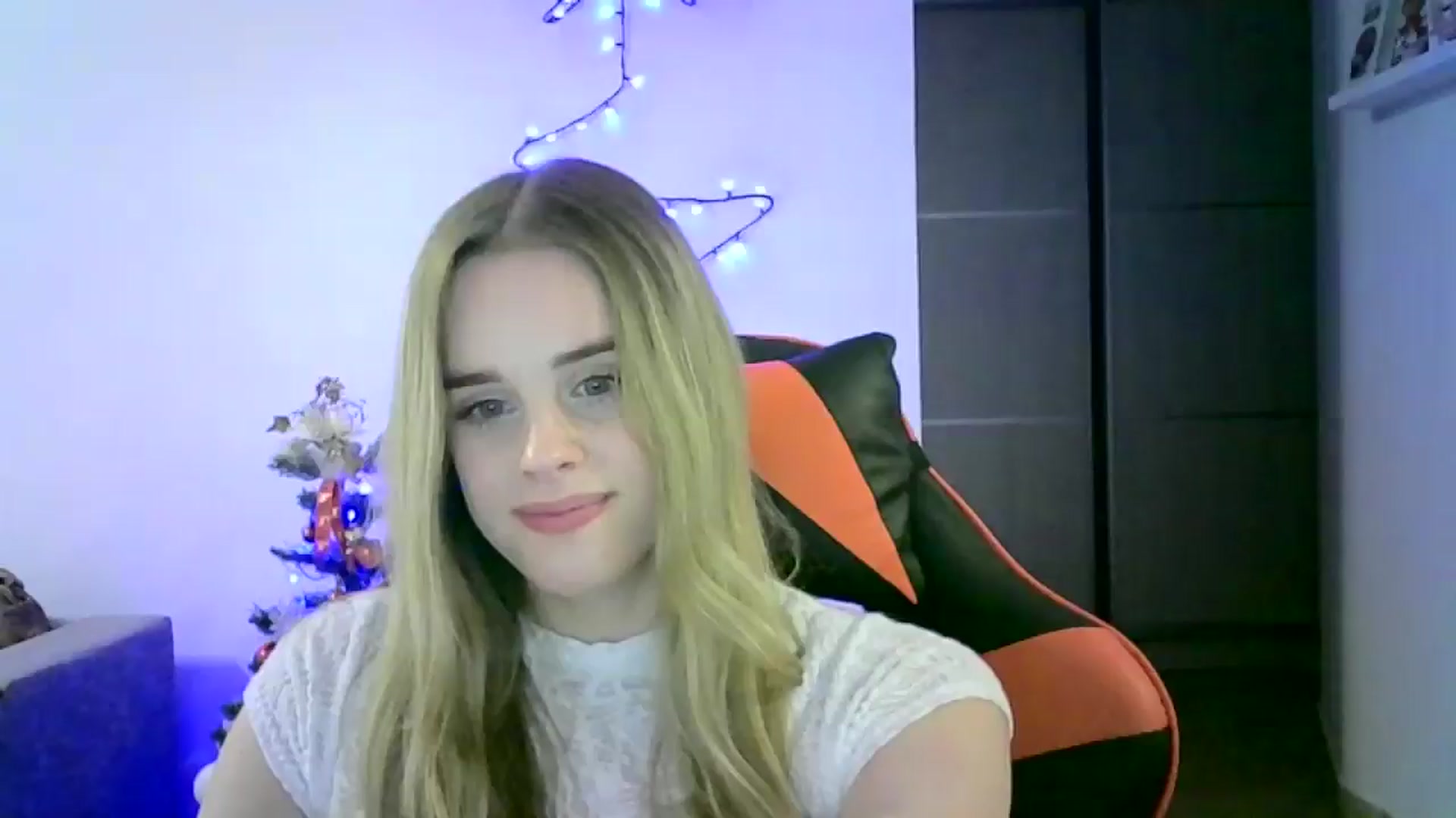 Gallery image thumbnail from JuliaWatson's myfreecams stream on, 12/10/2025, 01:06 image 1 of 20