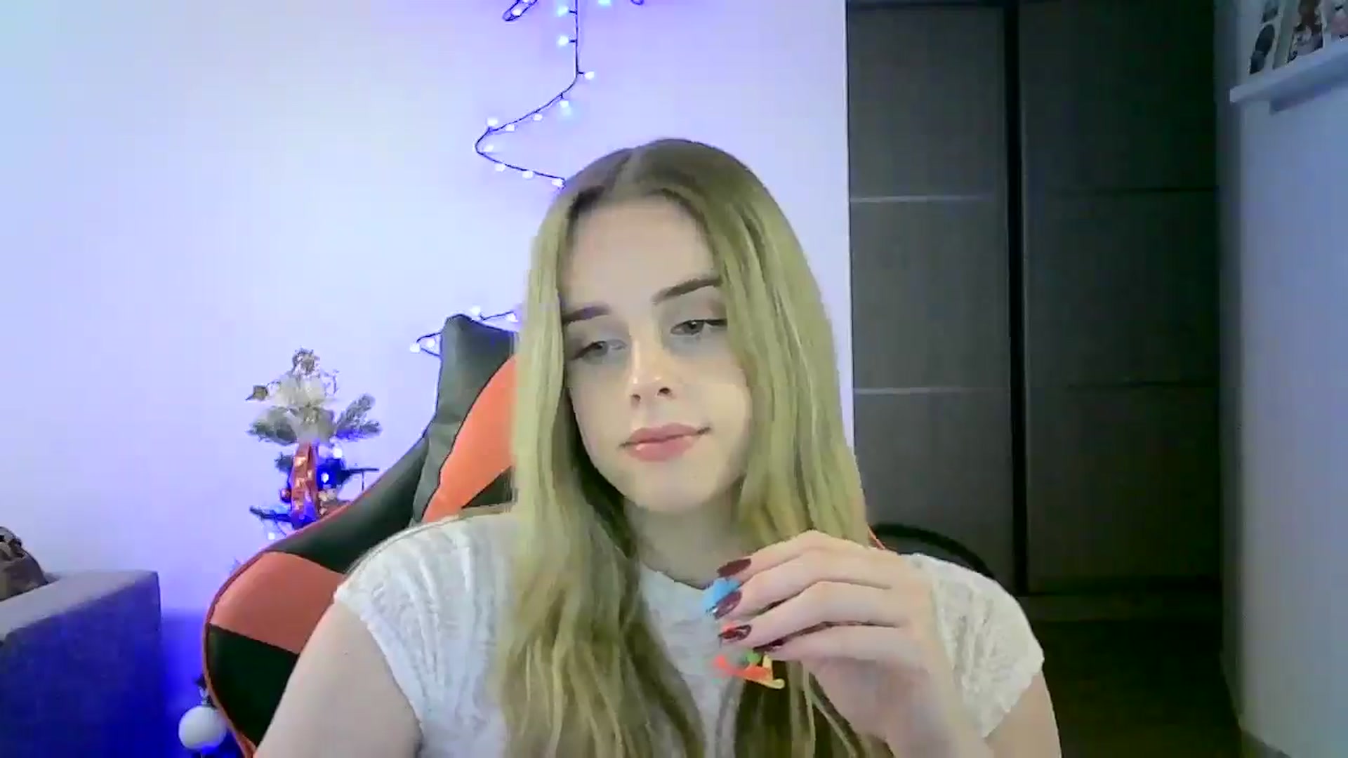 Gallery image thumbnail from JuliaWatson's myfreecams stream on, 12/10/2025, 01:06 image 18 of 20