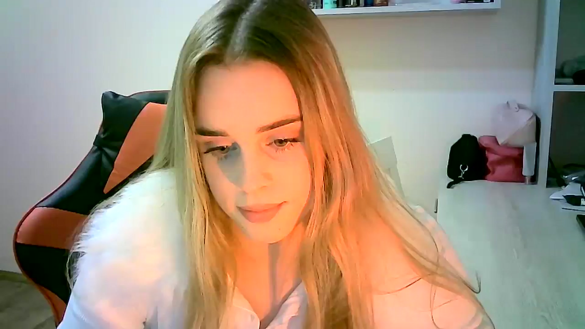 Gallery image thumbnail from JuliaWatson's myfreecams stream on, 12/10/2025, 19:33 image 20 of 20