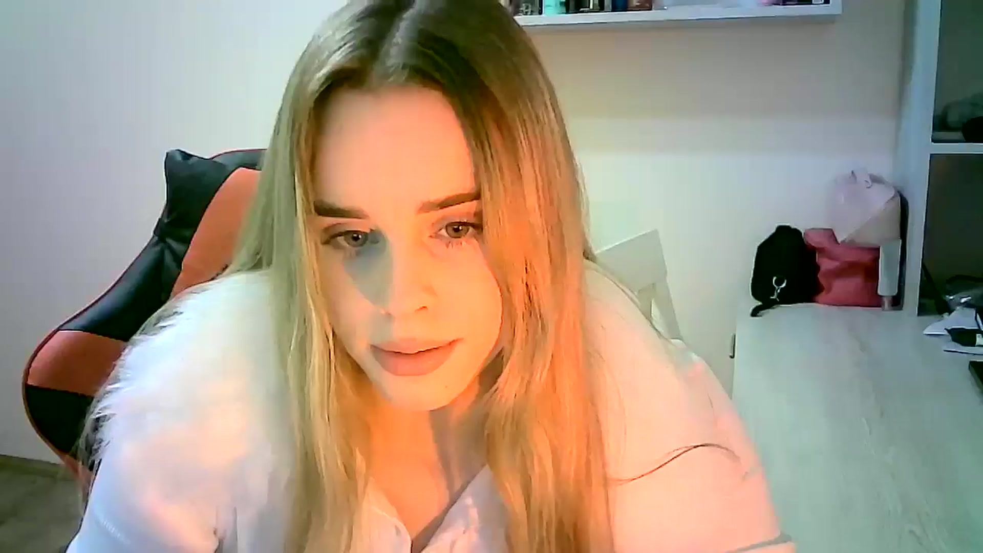 Gallery image thumbnail from JuliaWatson's myfreecams stream on, 12/10/2025, 19:33 image 15 of 20