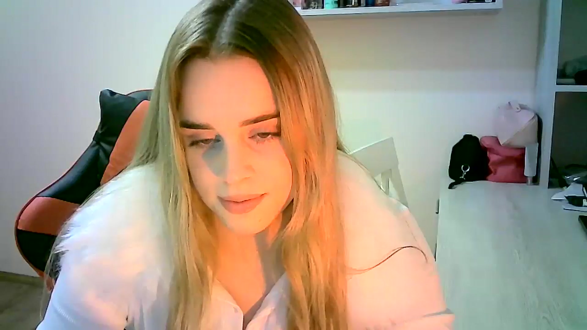 Gallery image thumbnail from JuliaWatson's myfreecams stream on, 12/10/2025, 19:33 image 8 of 20