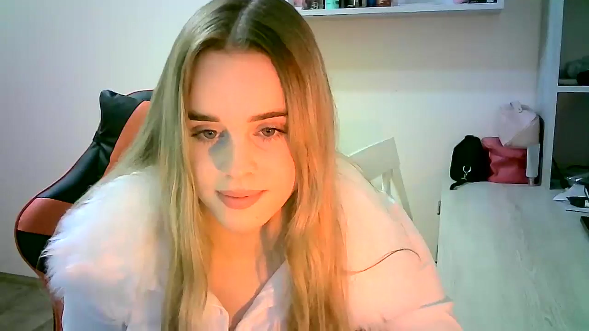 Gallery image thumbnail from JuliaWatson's myfreecams stream on, 12/10/2025, 19:33 image 10 of 20