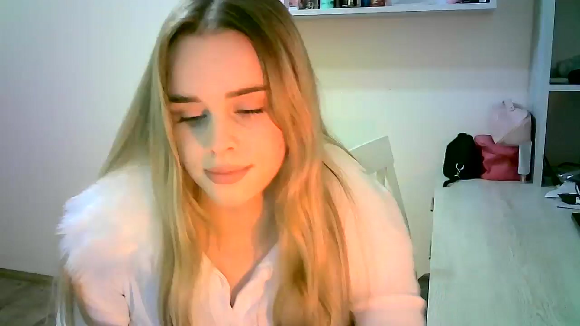 Gallery image thumbnail from JuliaWatson's myfreecams stream on, 12/10/2025, 19:33 image 1 of 20