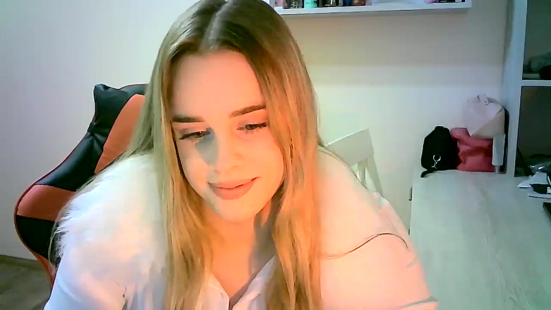 Gallery image thumbnail from JuliaWatson's myfreecams stream on, 12/10/2025, 19:33 image 6 of 20