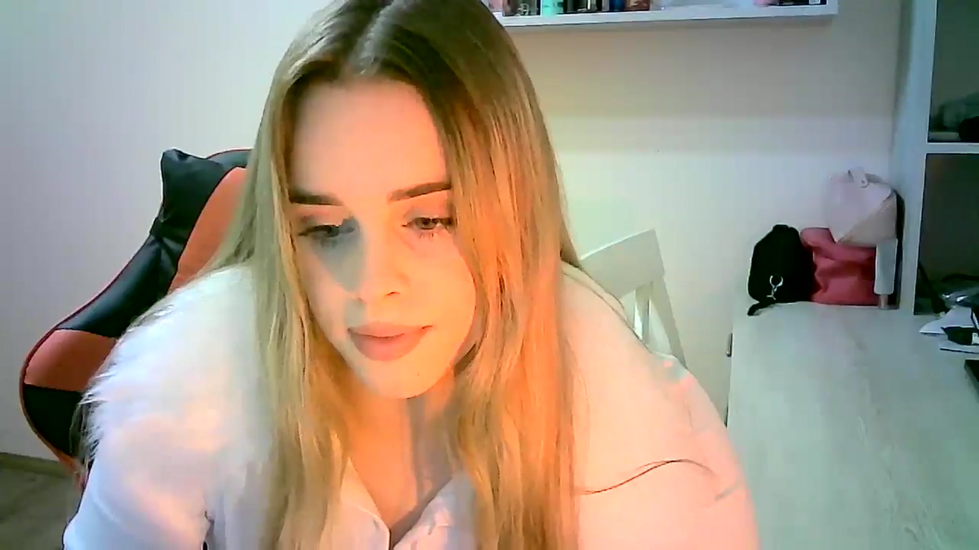 Gallery image thumbnail from JuliaWatson's myfreecams stream on, 12/10/2025, 19:33 image 13 of 20