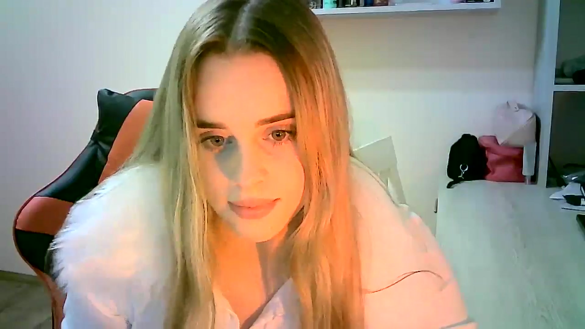 Gallery image thumbnail from JuliaWatson's myfreecams stream on, 12/10/2025, 19:33 image 14 of 20