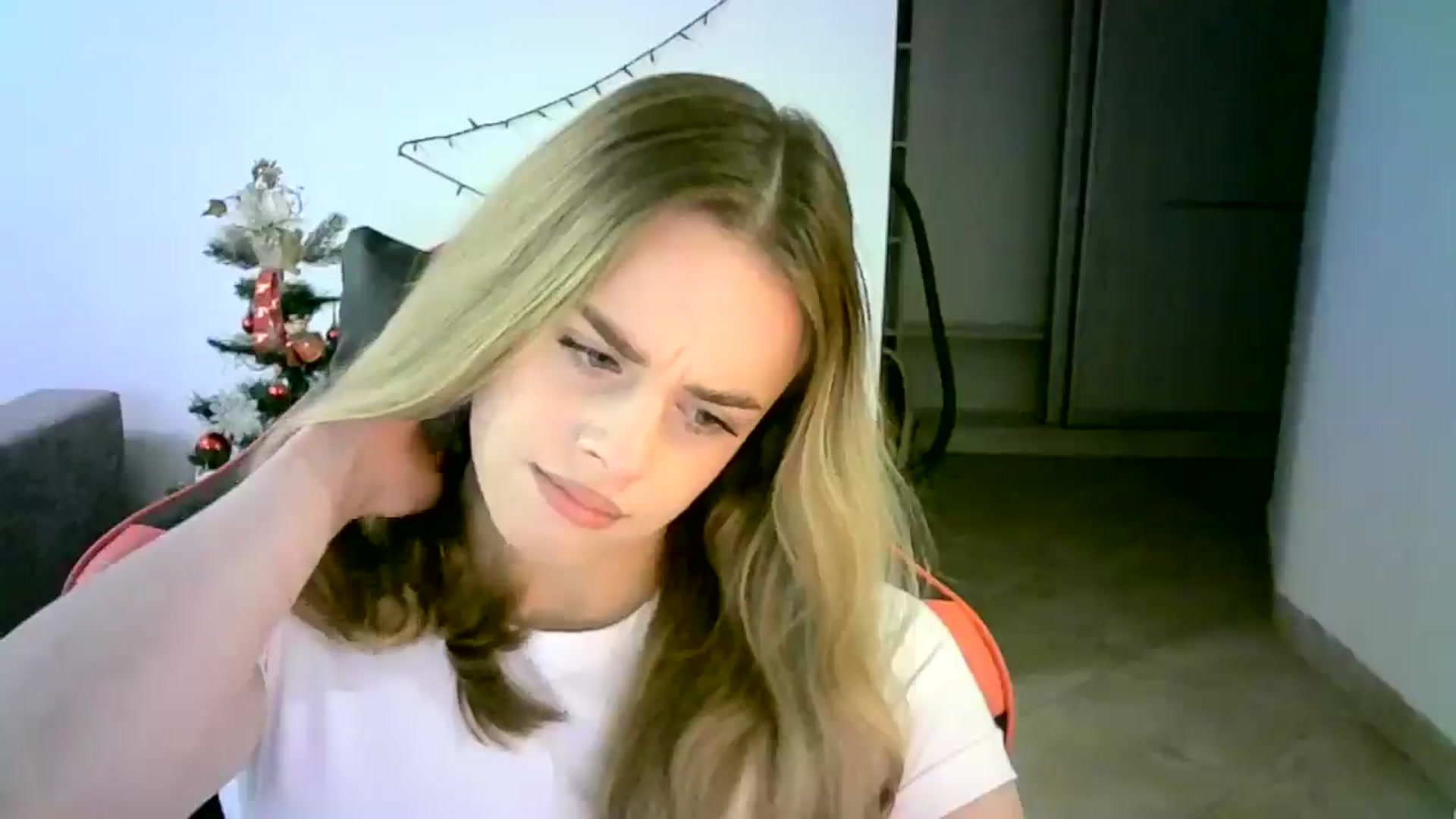 Gallery image thumbnail from JuliaWatson's myfreecams stream on, 12/11/2025, 11:28 image 4 of 20