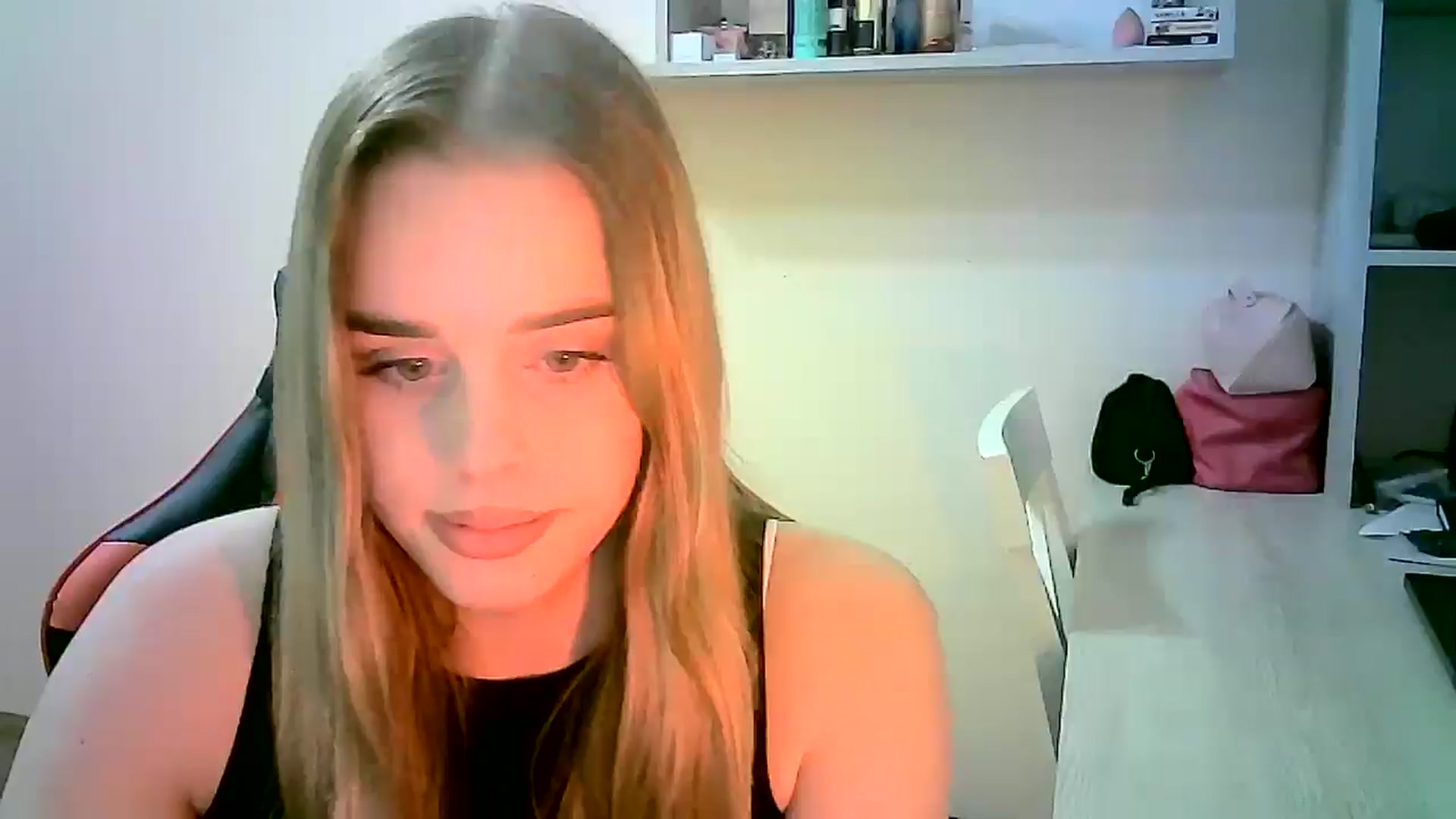 Gallery image thumbnail from JuliaWatson's myfreecams stream on, 12/11/2025, 20:57 image 4 of 20