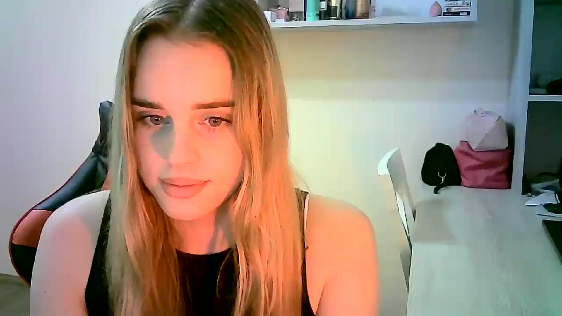 Gallery image thumbnail from JuliaWatson's myfreecams stream on, 12/11/2025, 20:57 image 18 of 20
