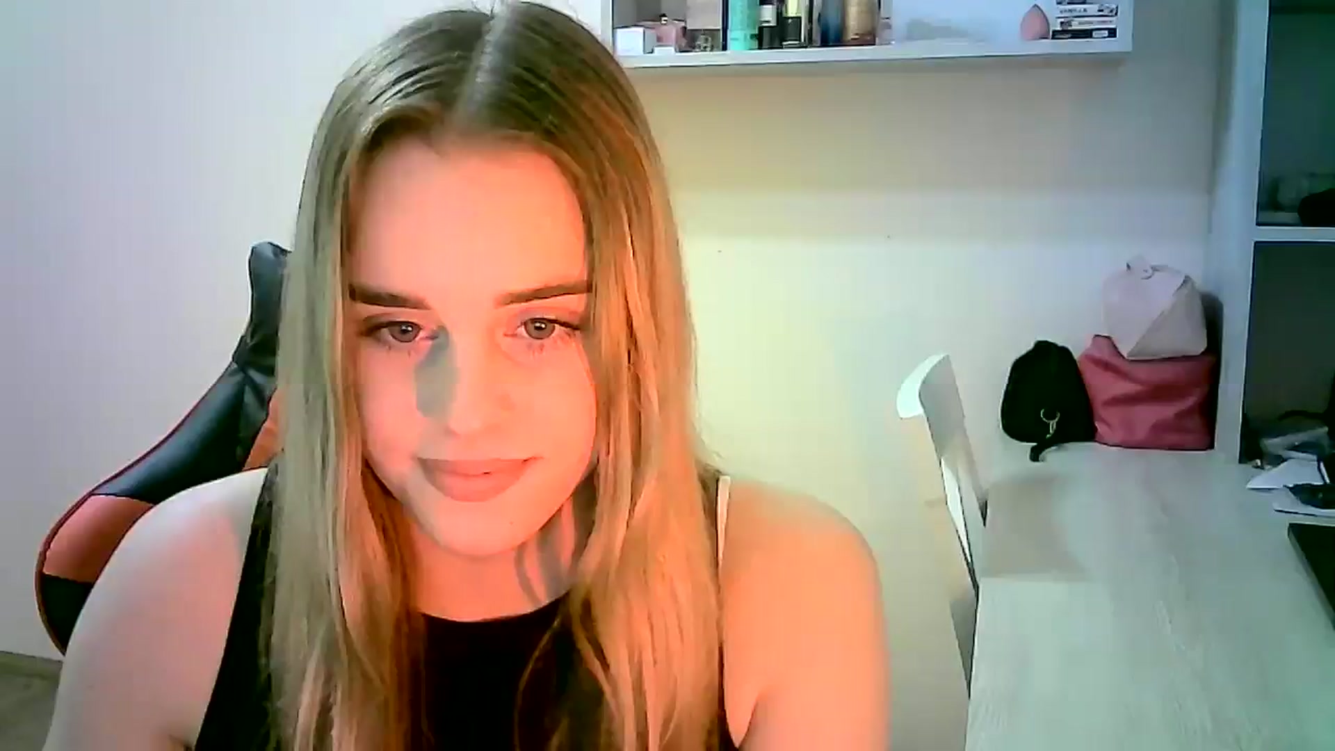 Gallery image thumbnail from JuliaWatson's myfreecams stream on, 12/11/2025, 20:57 image 1 of 20