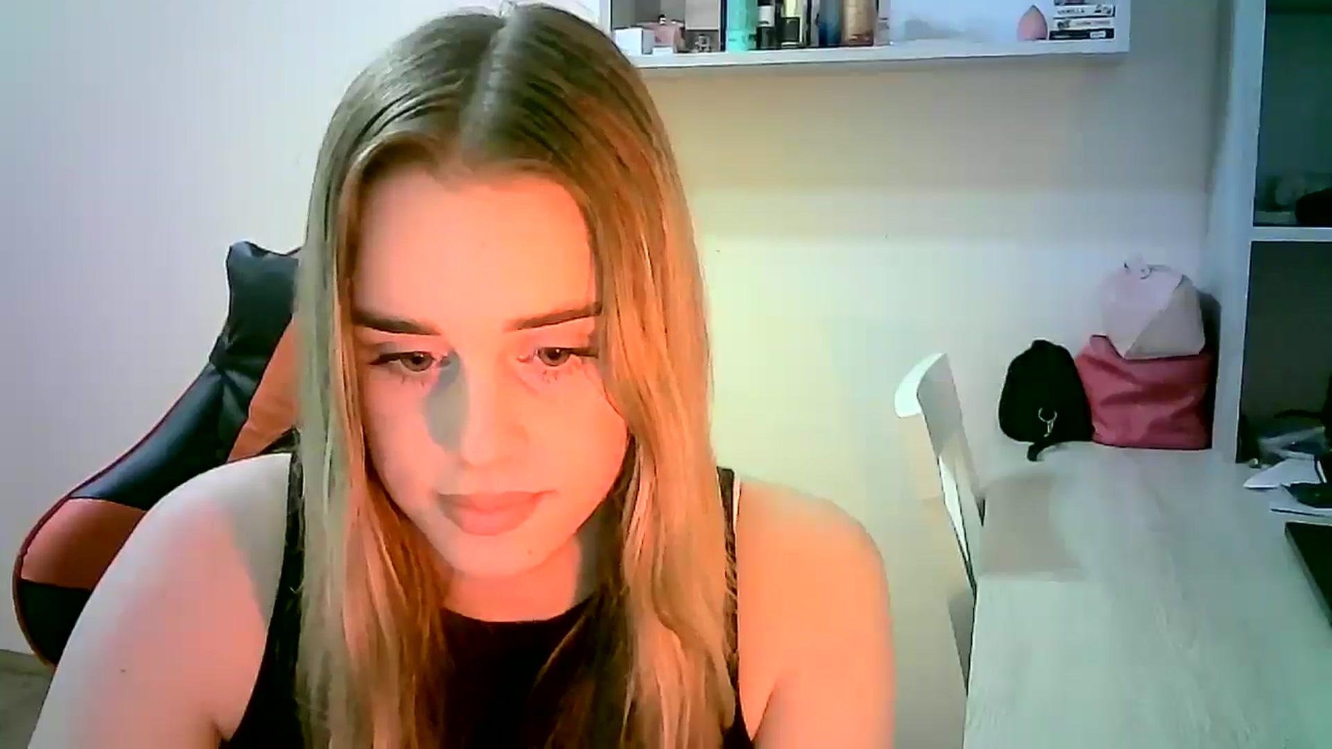 Gallery image thumbnail from JuliaWatson's myfreecams stream on, 12/11/2025, 20:57 image 15 of 20