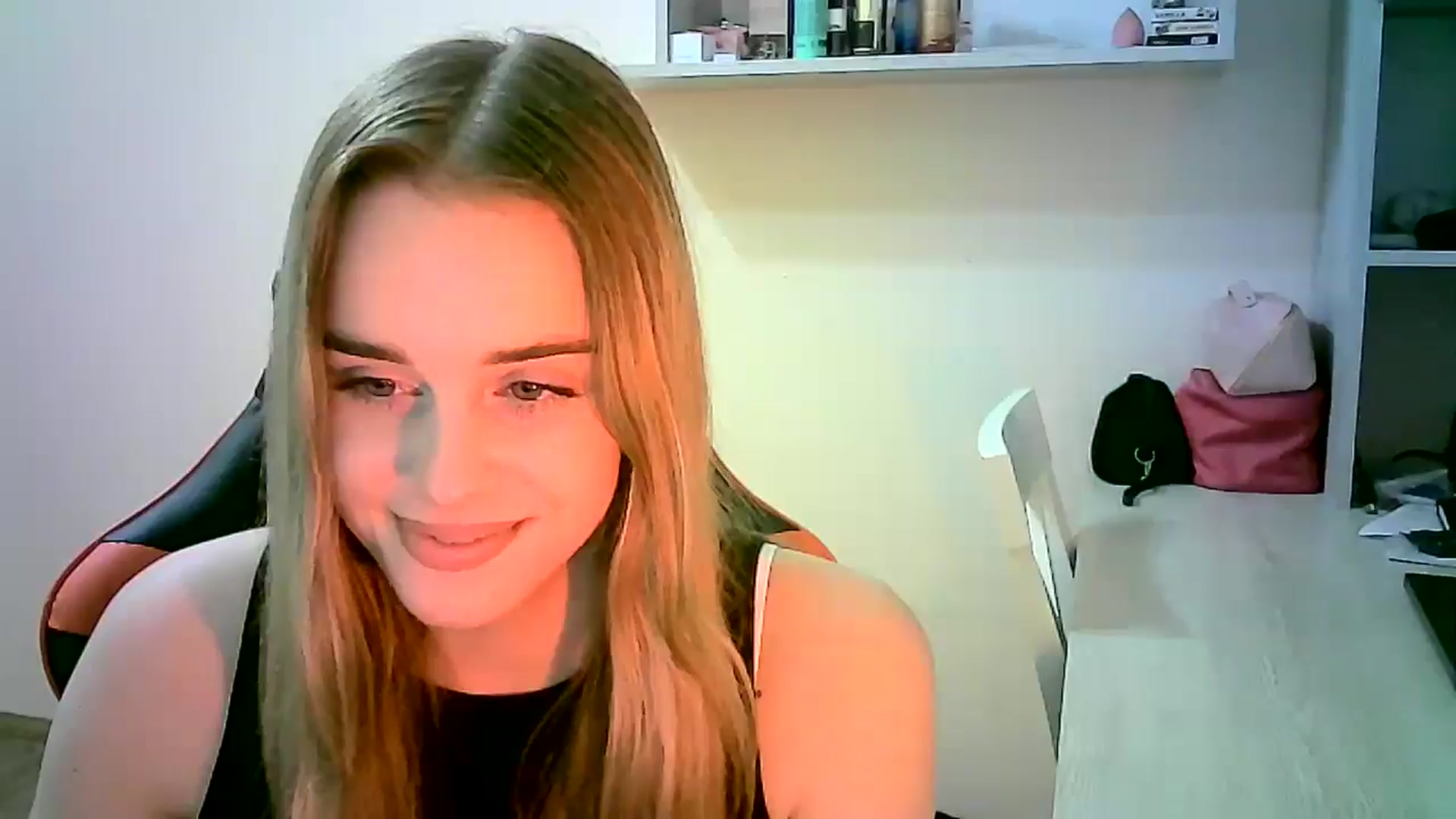 Gallery image thumbnail from JuliaWatson's myfreecams stream on, 12/11/2025, 20:57 image 3 of 20