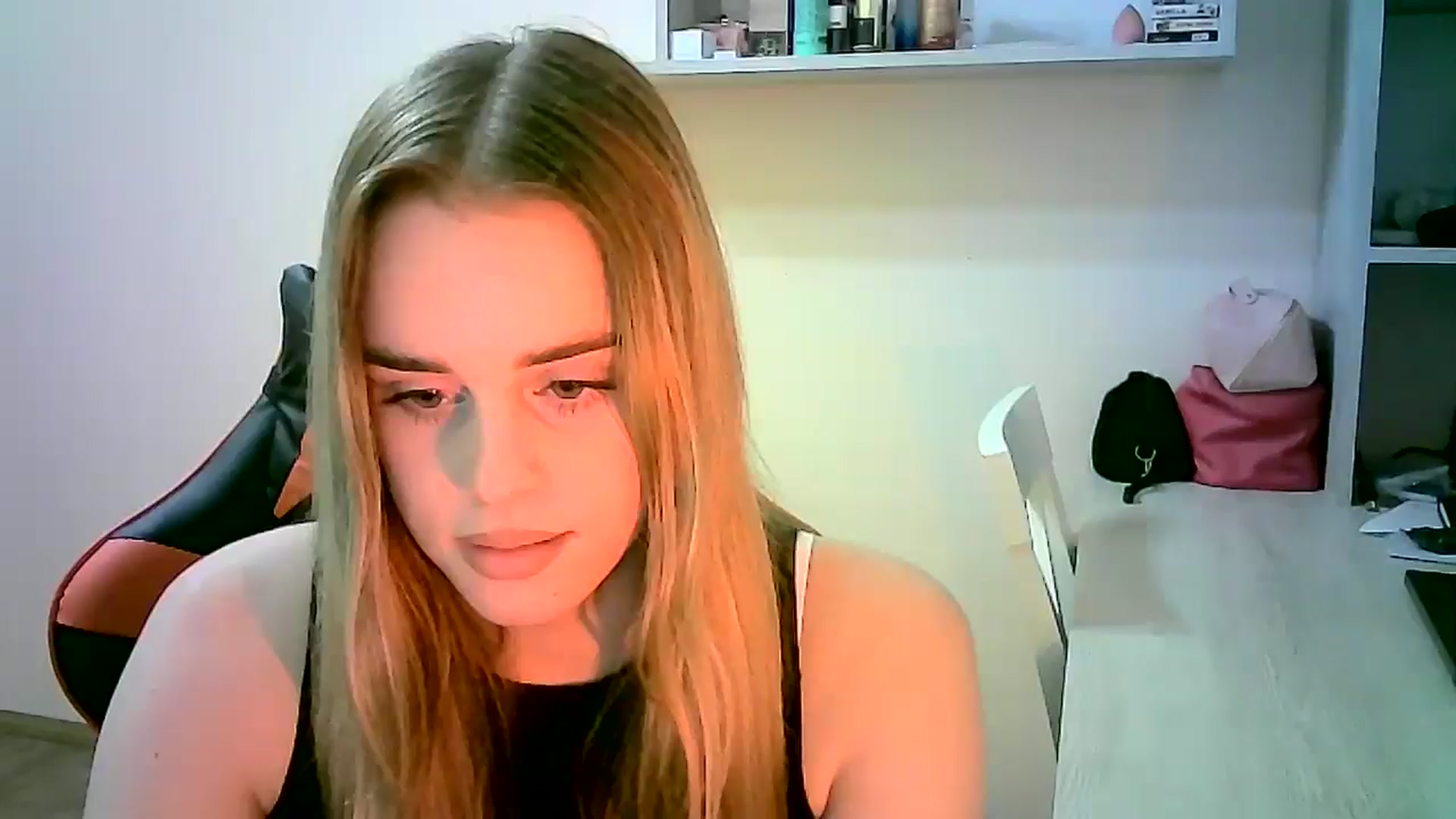 Gallery image thumbnail from JuliaWatson's myfreecams stream on, 12/11/2025, 20:57 image 6 of 20
